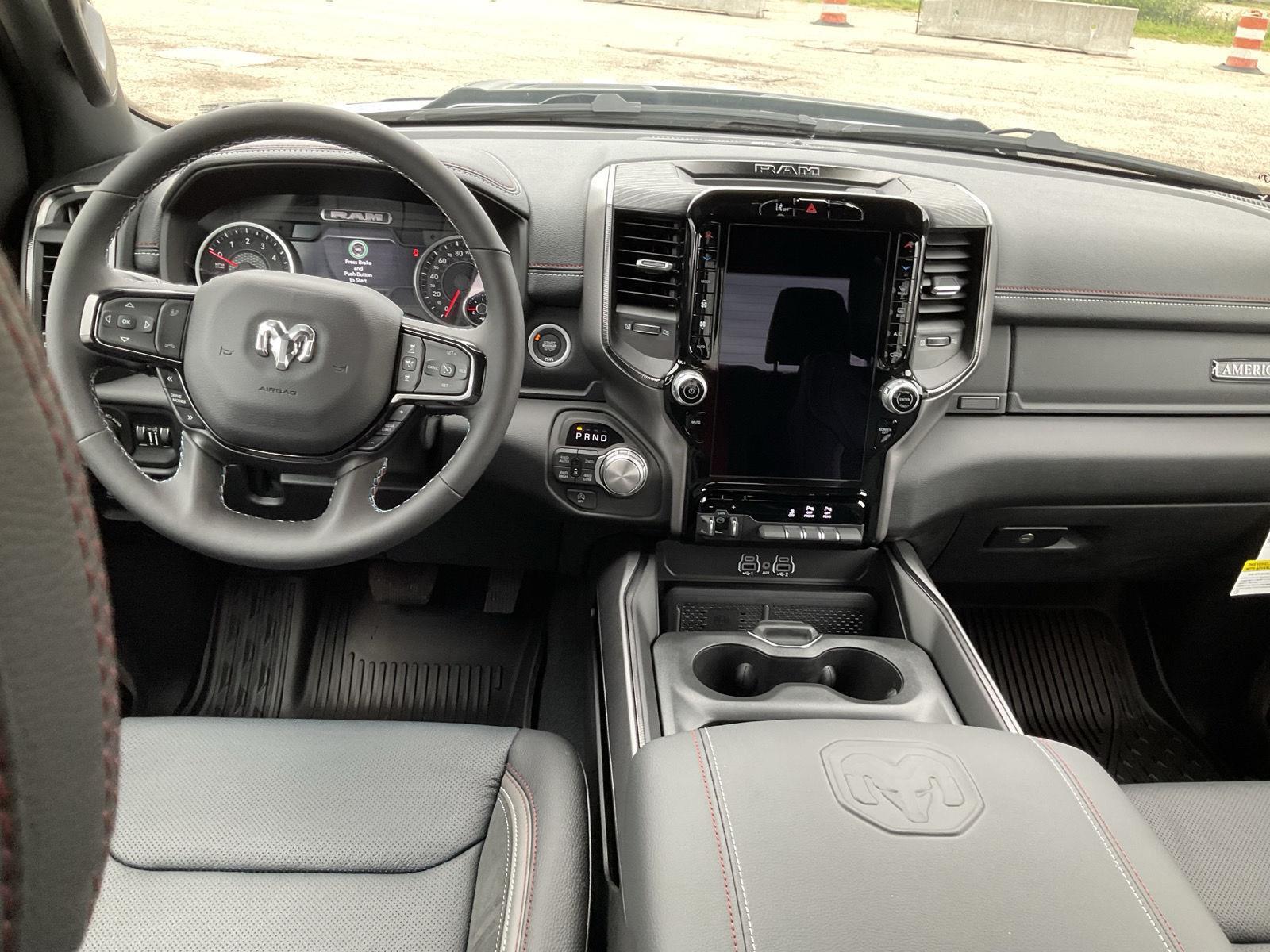 Vehicle photo 18