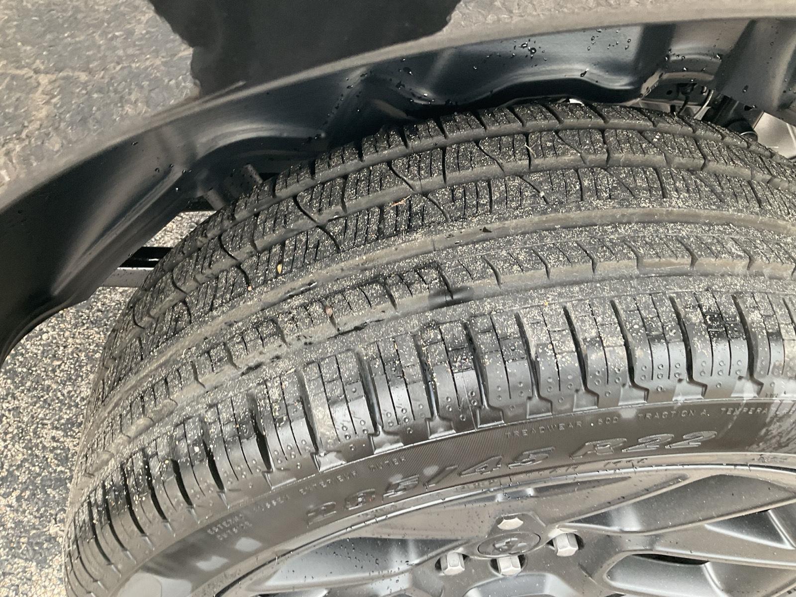 Vehicle photo 20