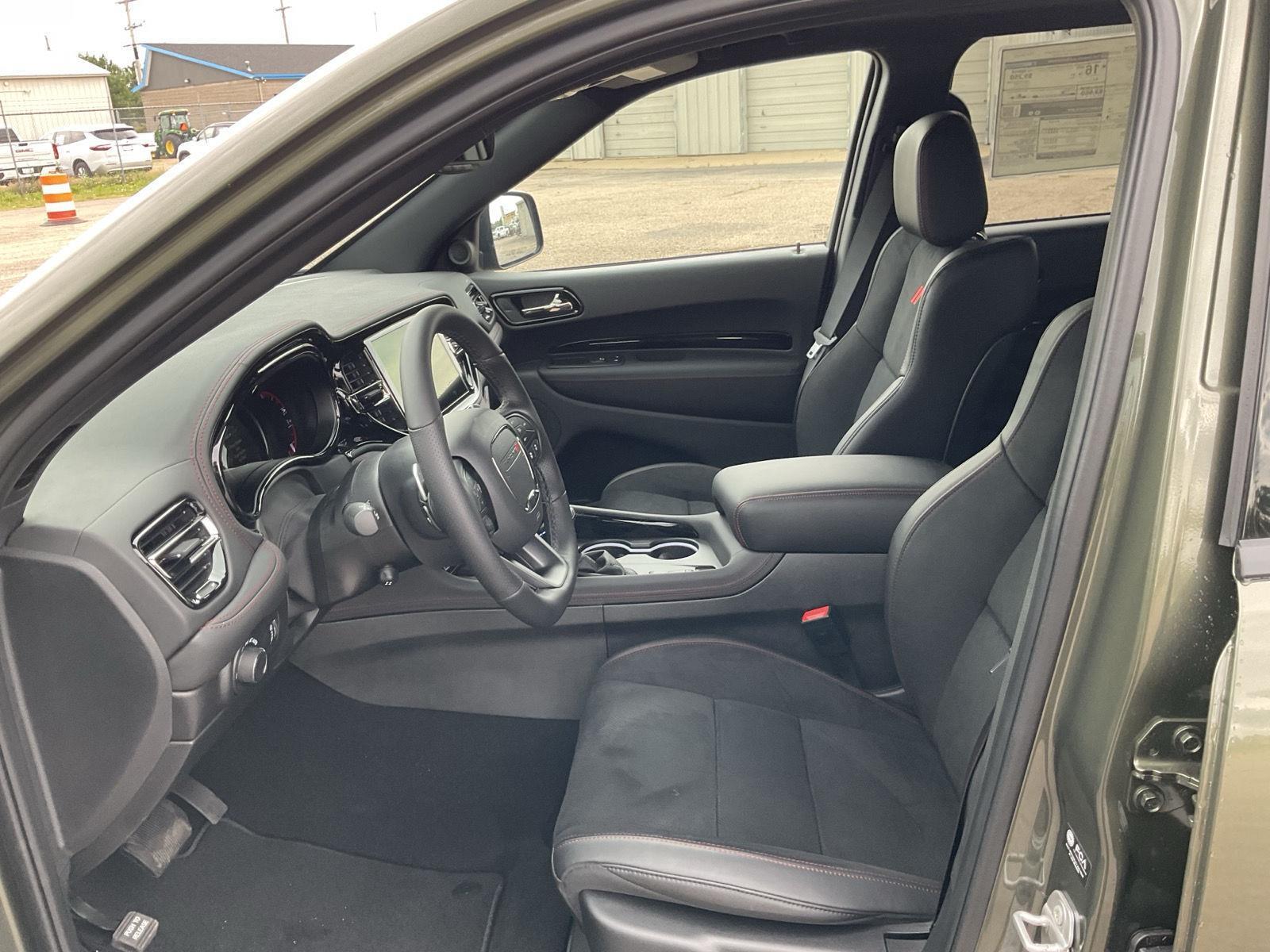 Vehicle photo 14