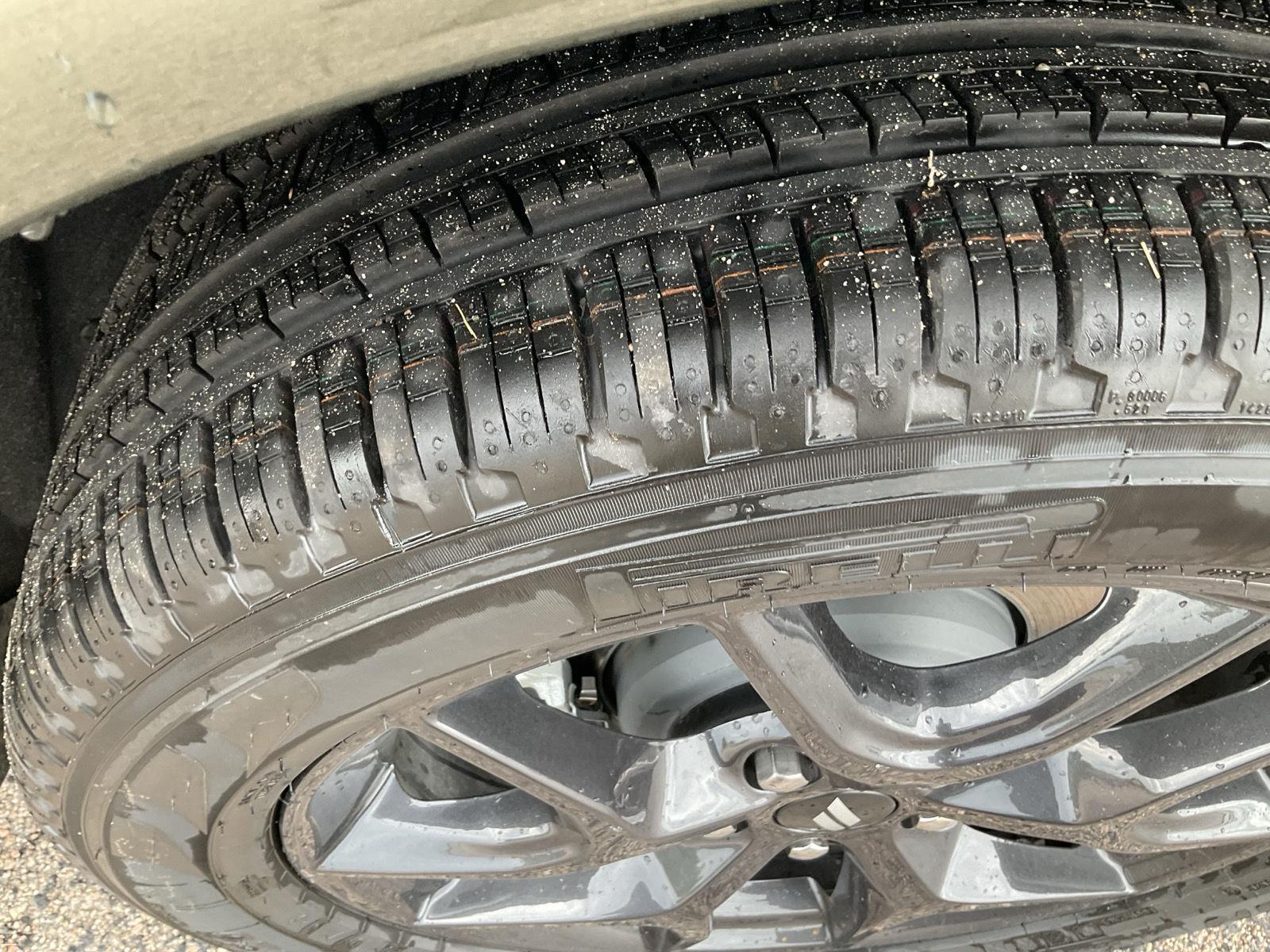 Vehicle photo 21