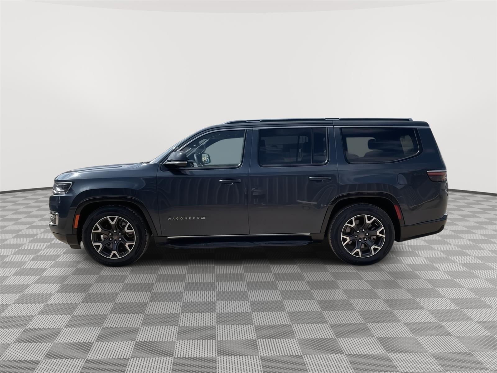 Vehicle photo 2