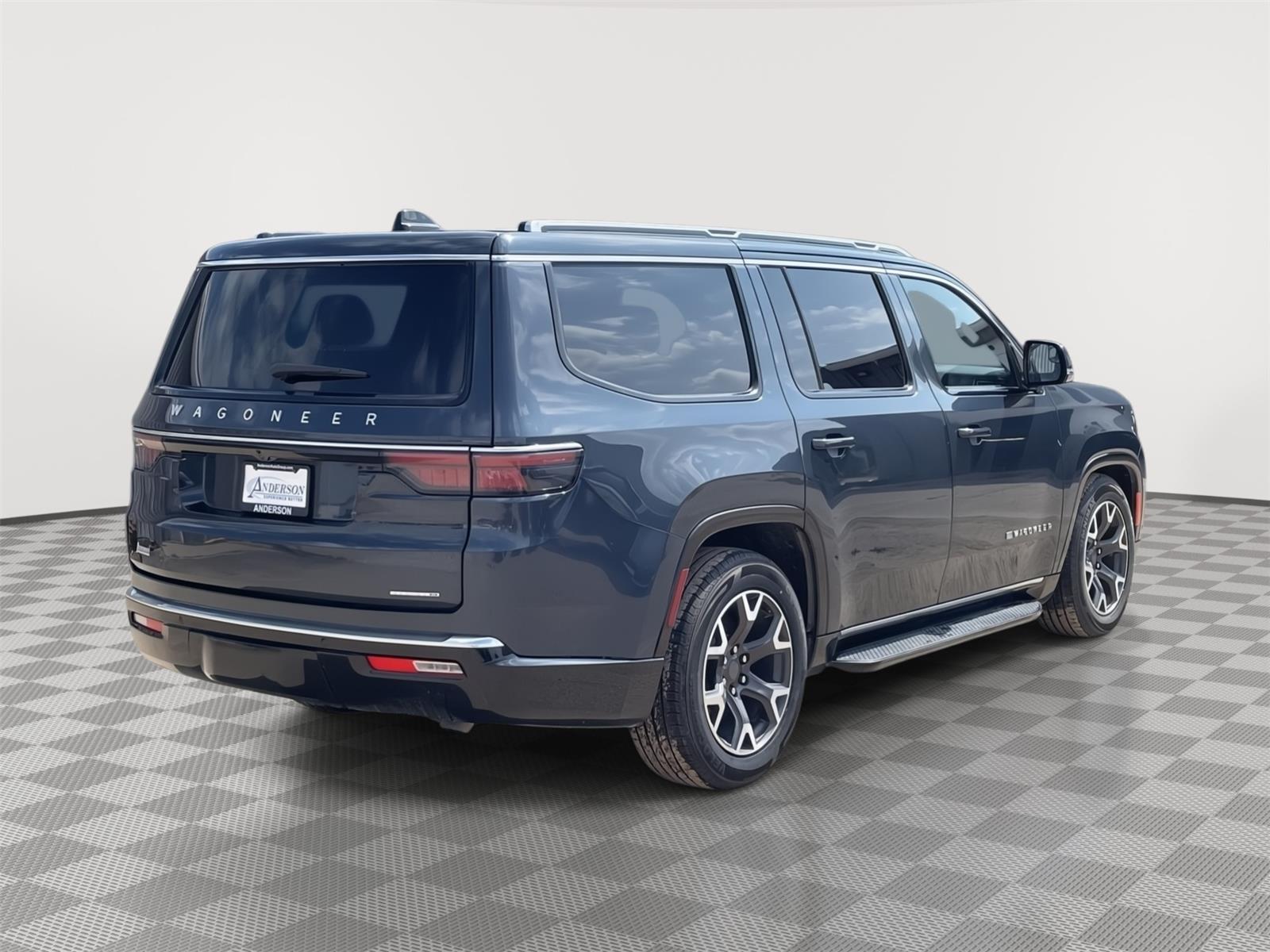Vehicle photo 6