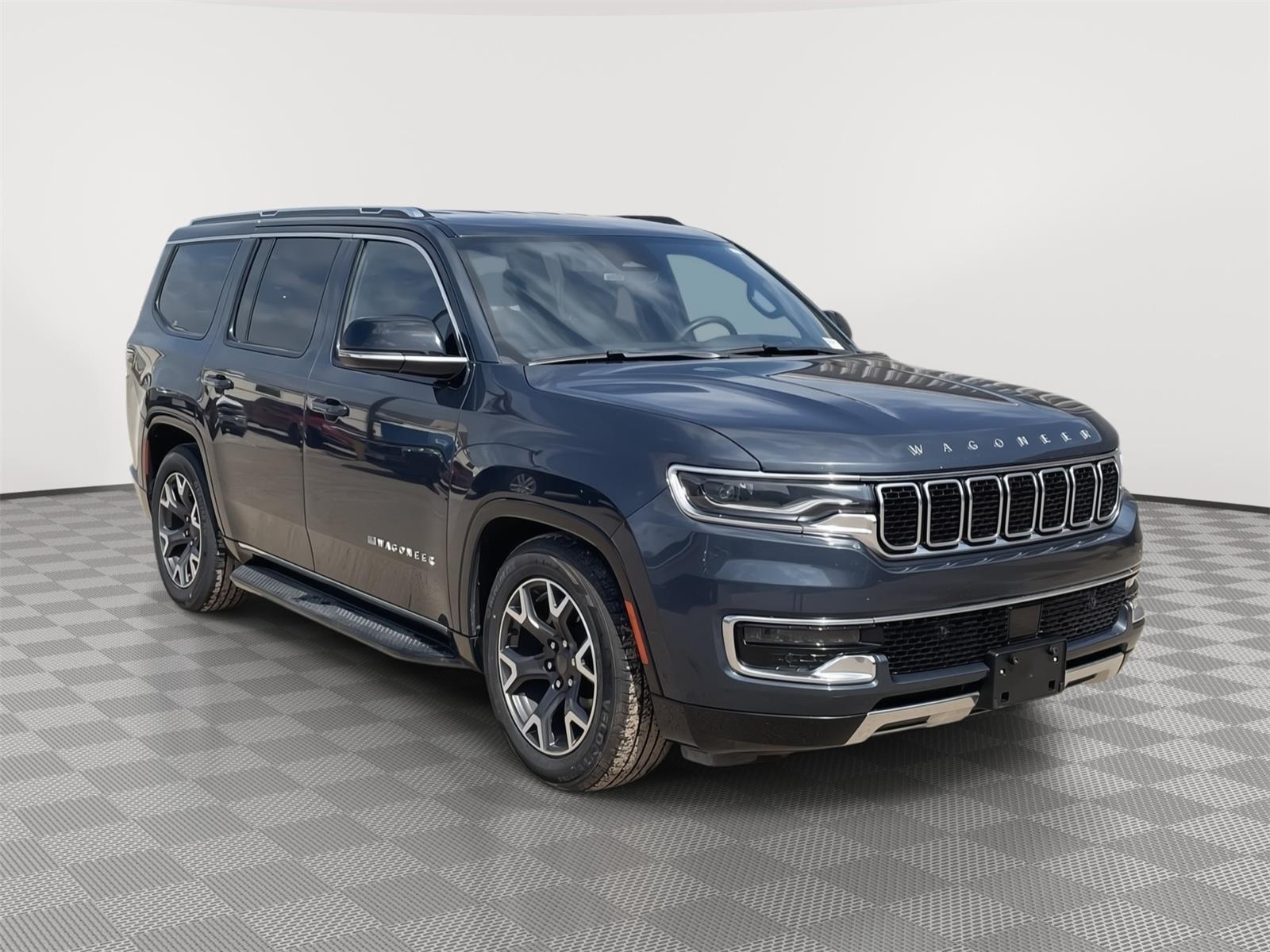 Vehicle photo 8