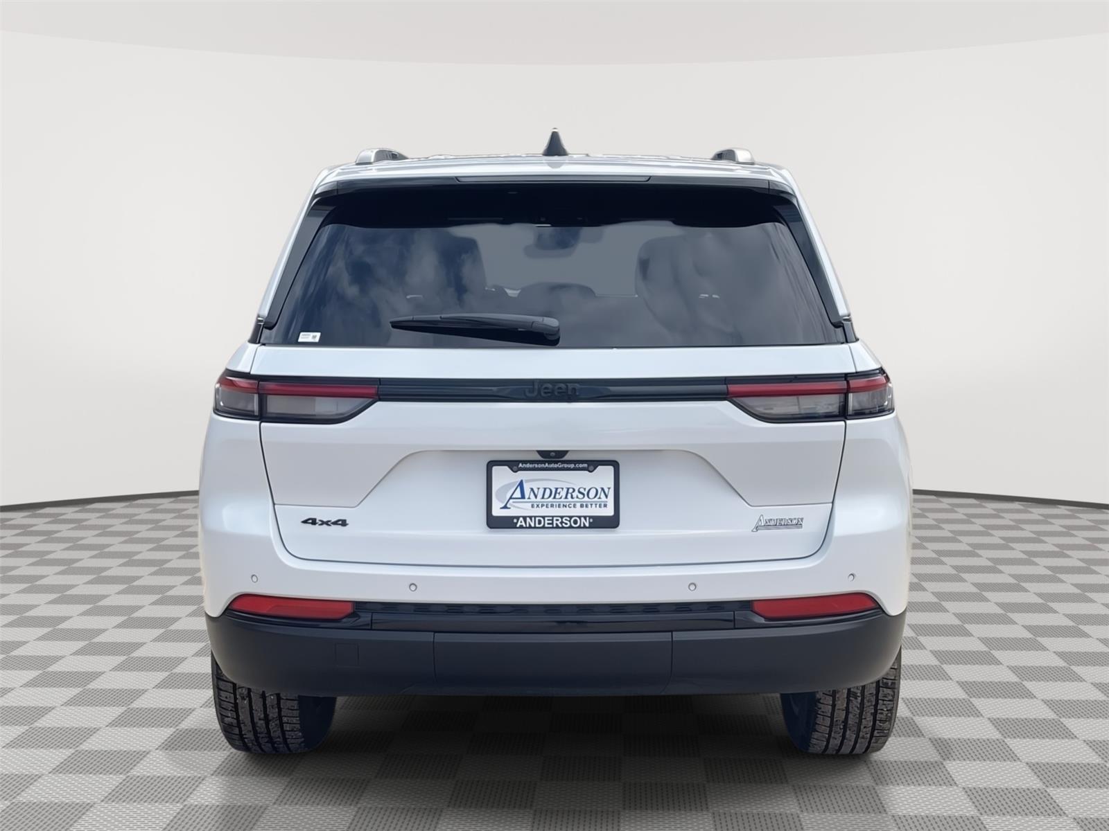 Vehicle photo 5