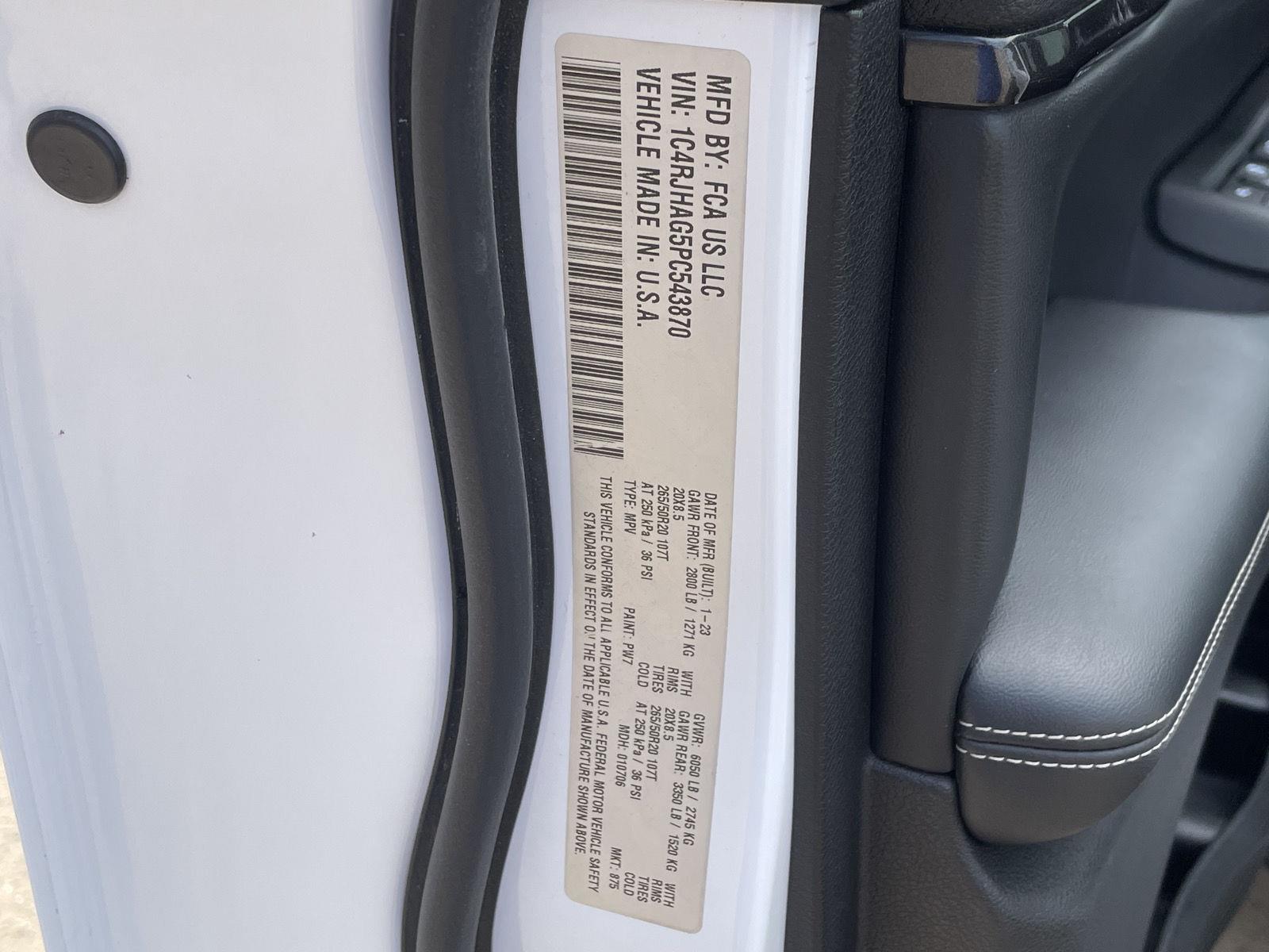 Vehicle photo 11