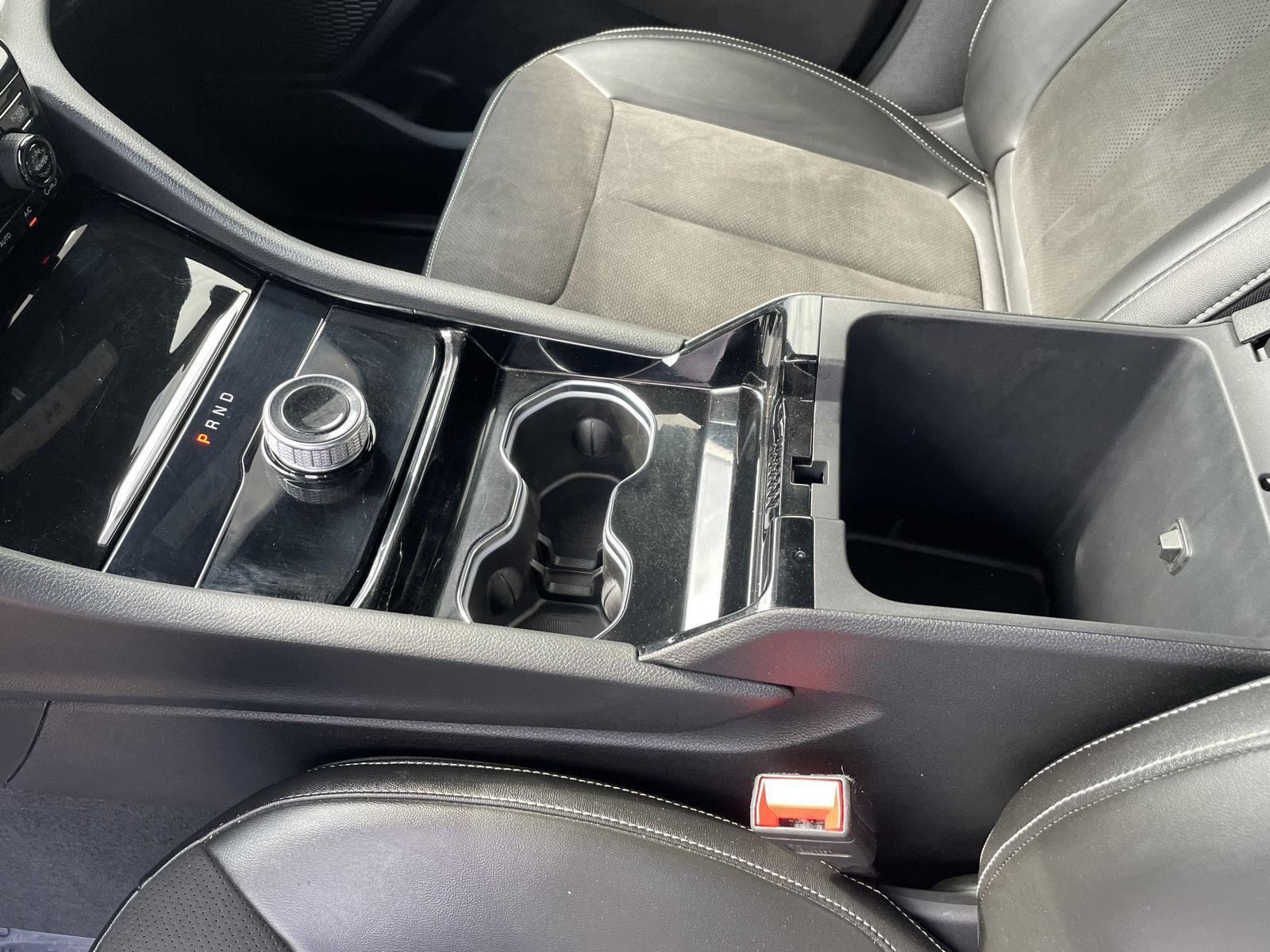 Vehicle photo 15