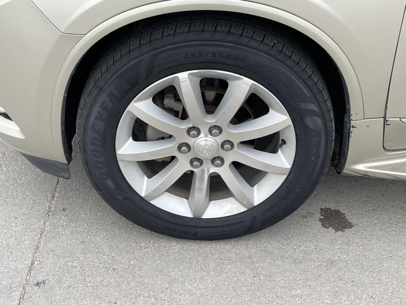 Vehicle photo 10