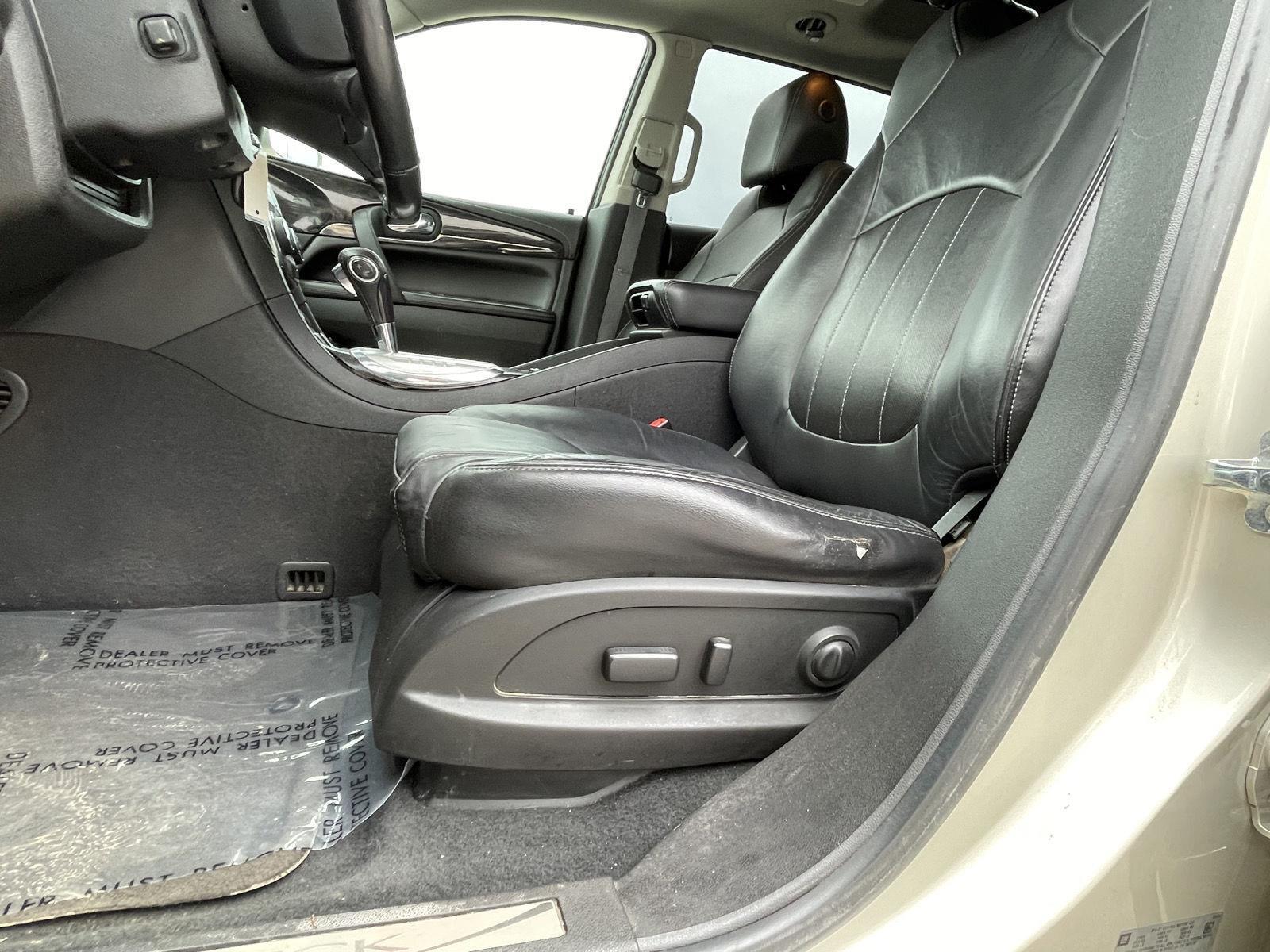 Vehicle photo 17
