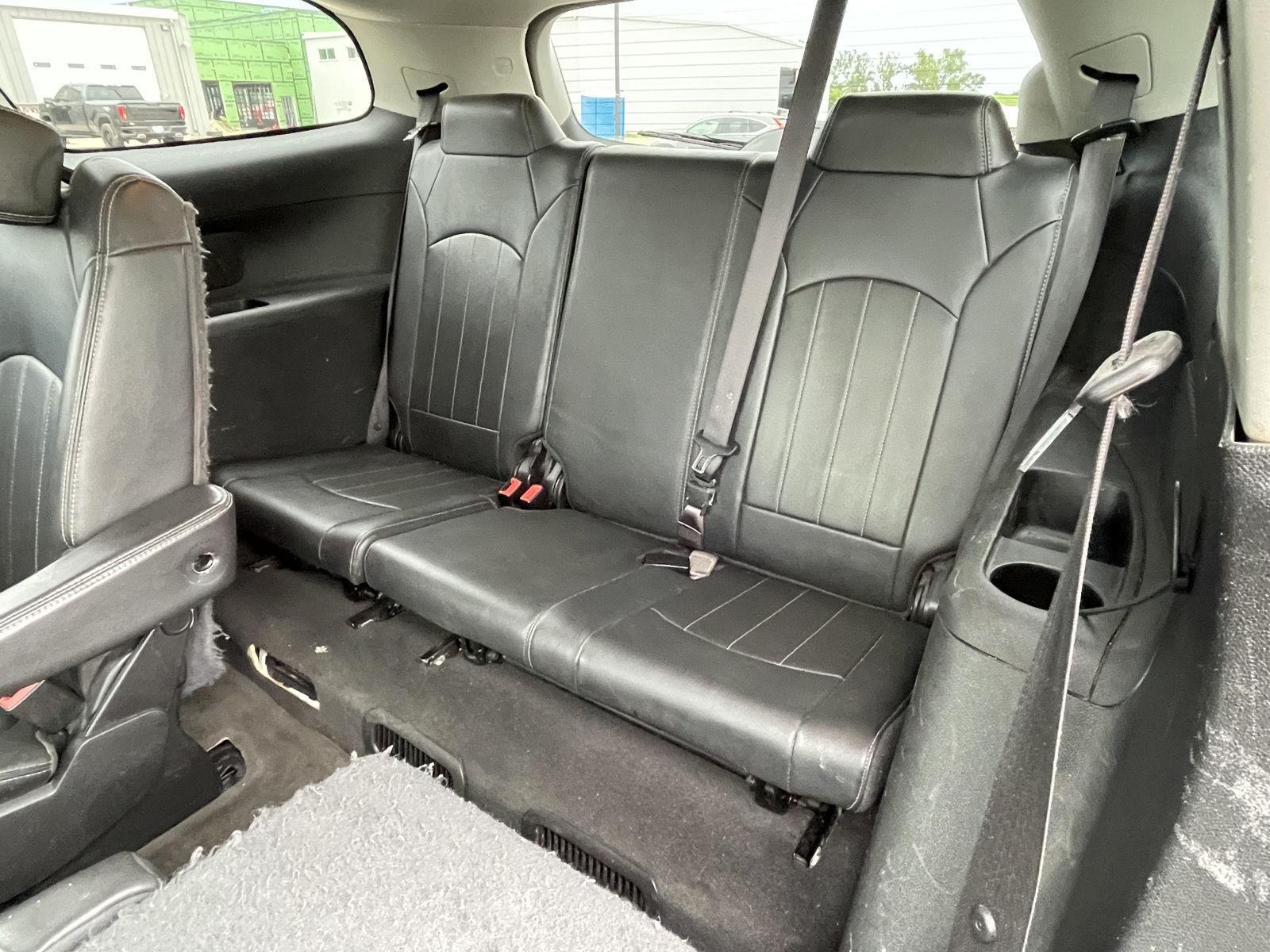 Vehicle photo 18
