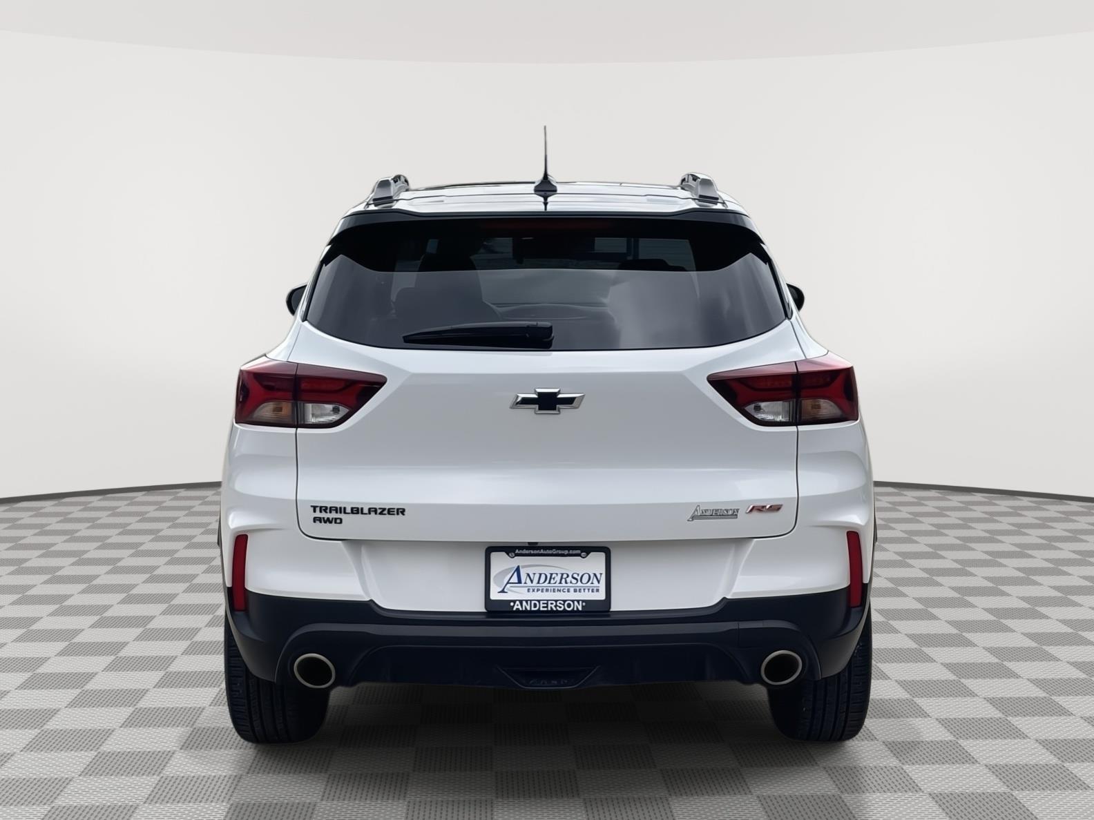 Vehicle photo 5