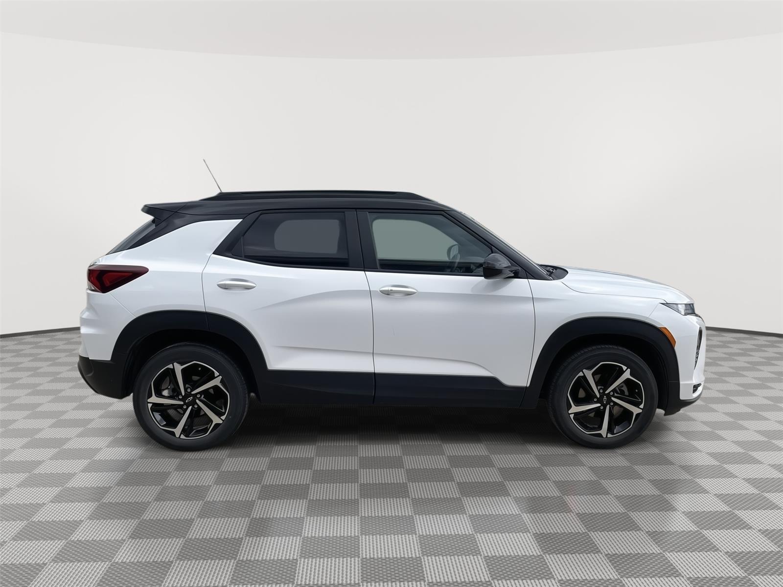 Vehicle photo 7
