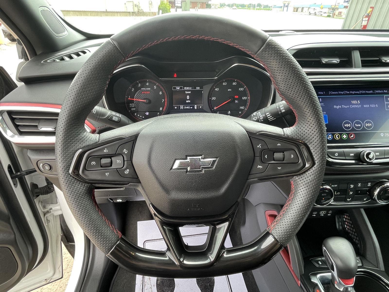 Vehicle photo 13