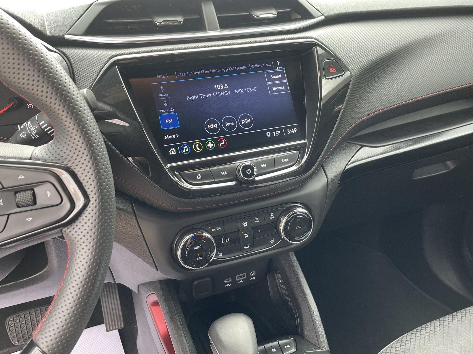 Vehicle photo 14
