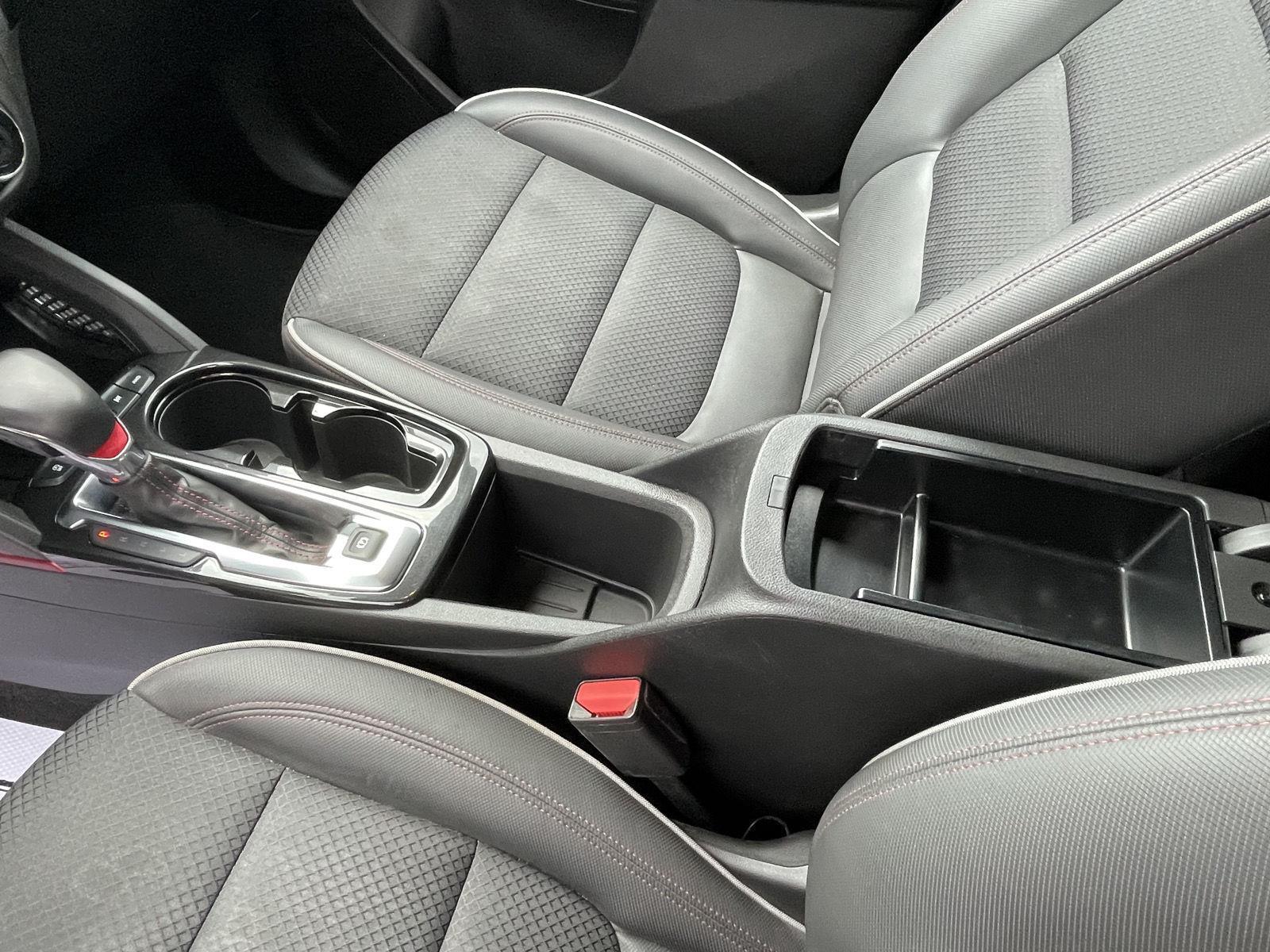 Vehicle photo 15