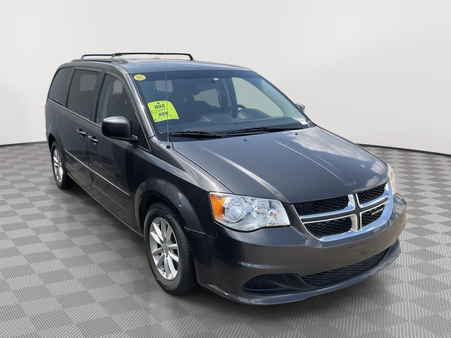 Vehicle photo 3