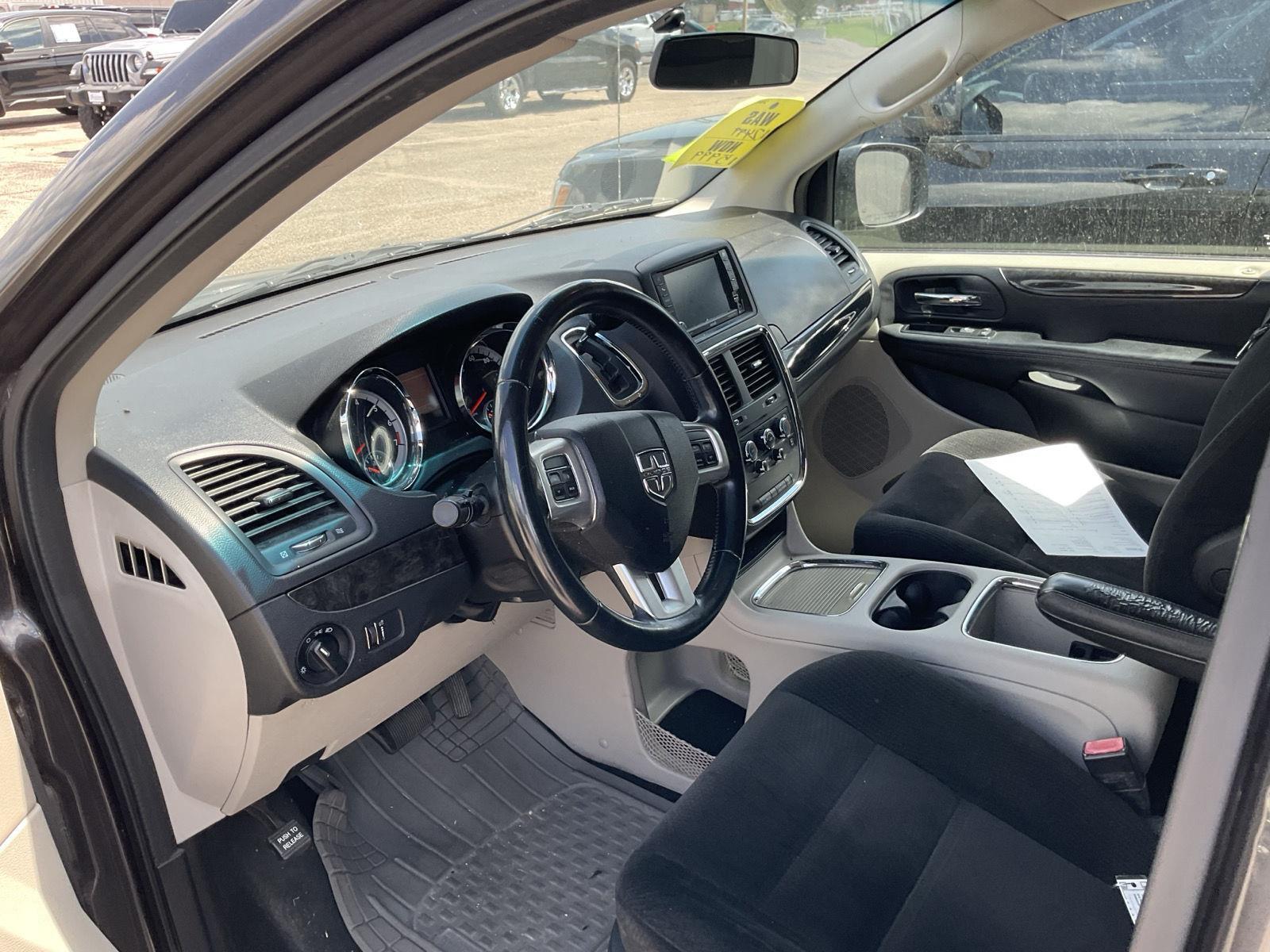 Vehicle photo 5