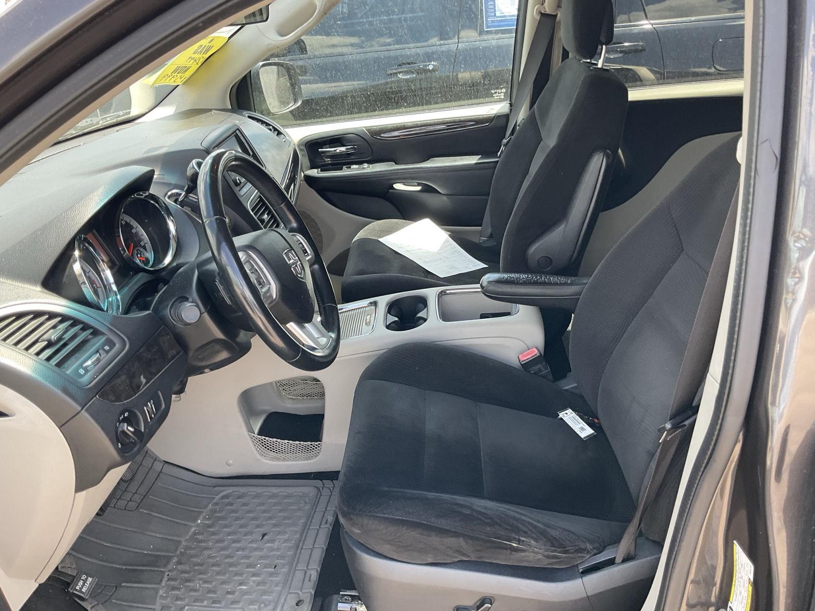 Vehicle photo 11