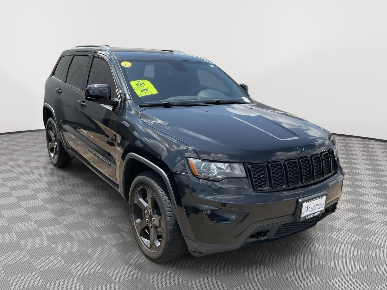 Vehicle photo 3