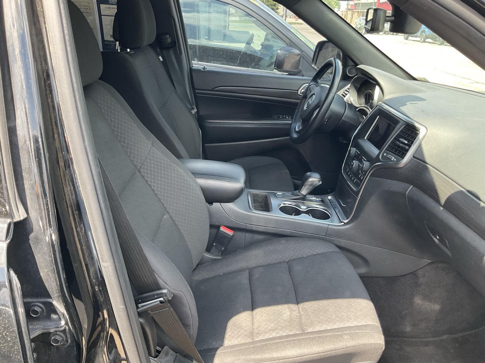 Vehicle photo 4