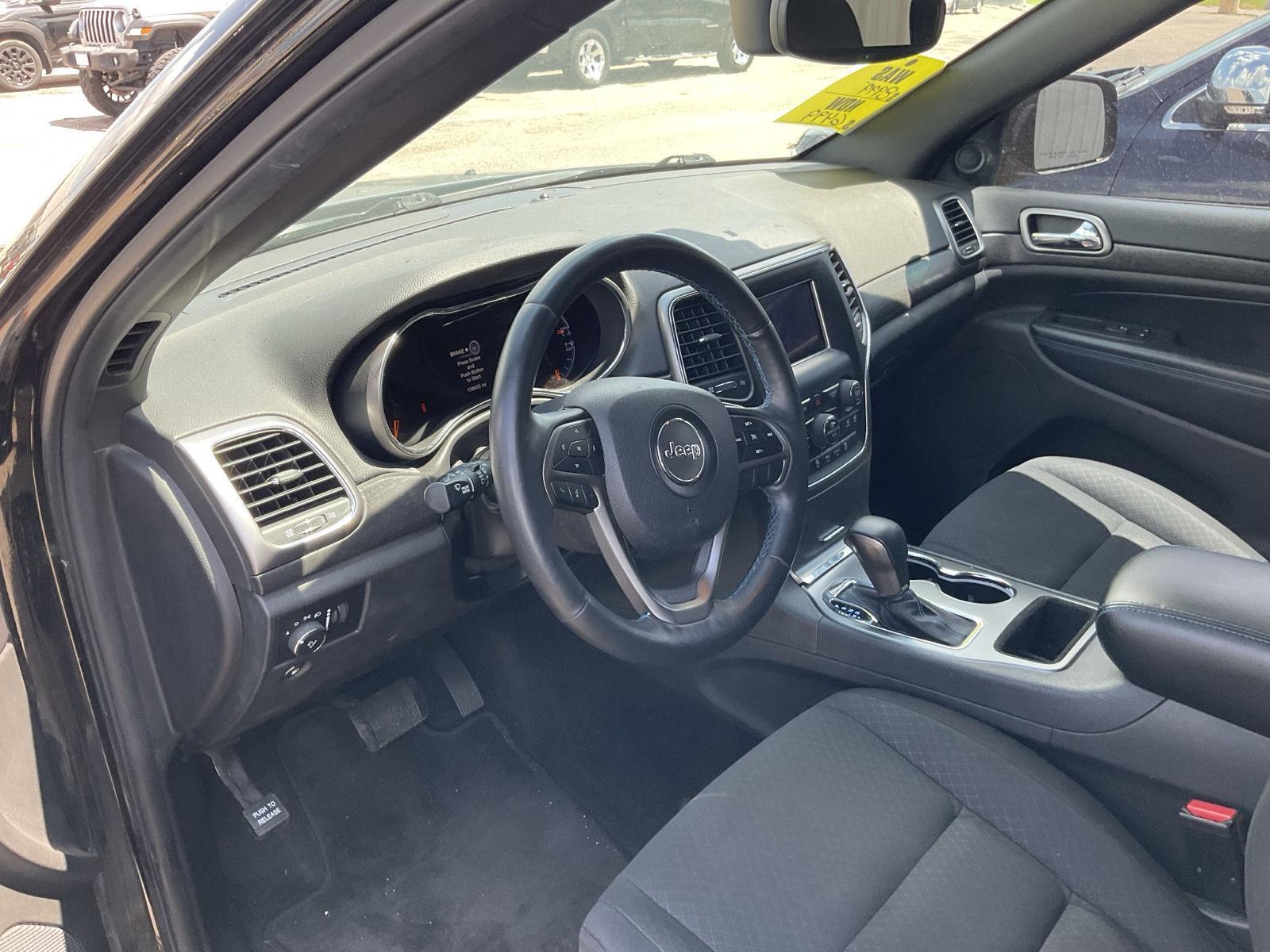 Vehicle photo 8