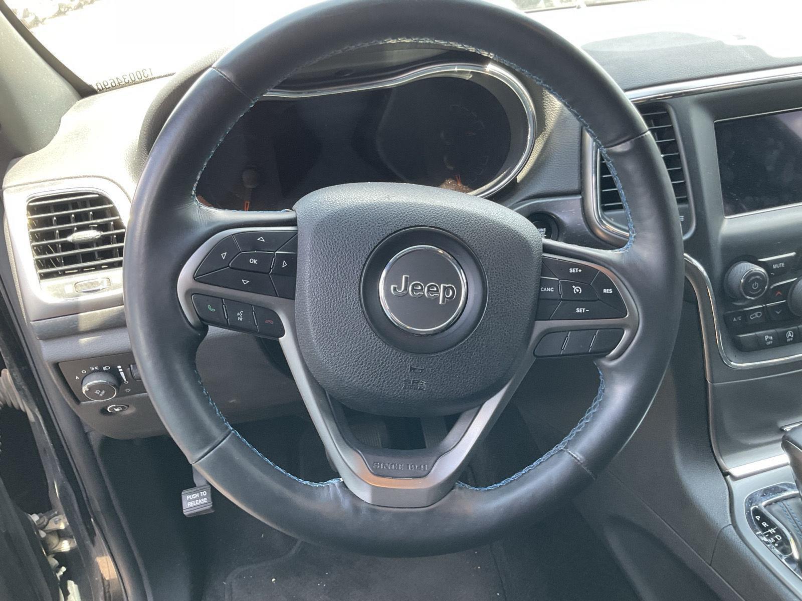 Vehicle photo 9