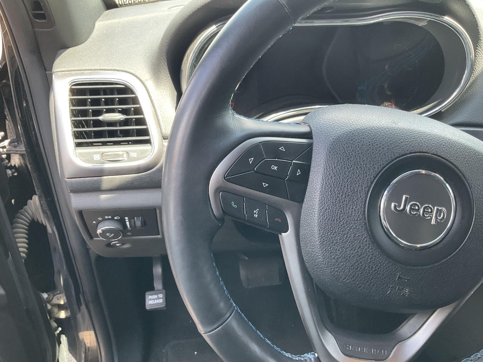 Vehicle photo 10