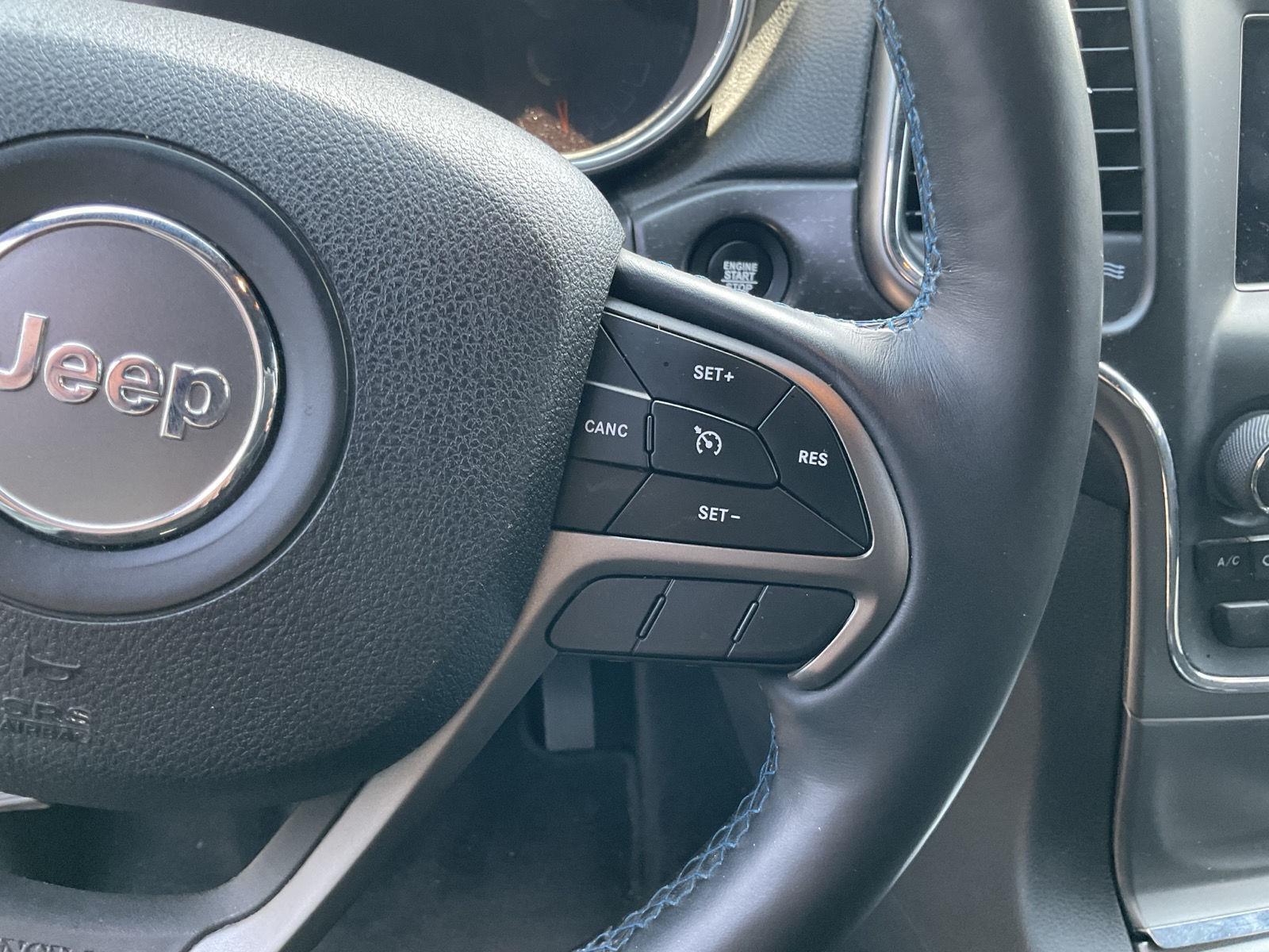 Vehicle photo 11