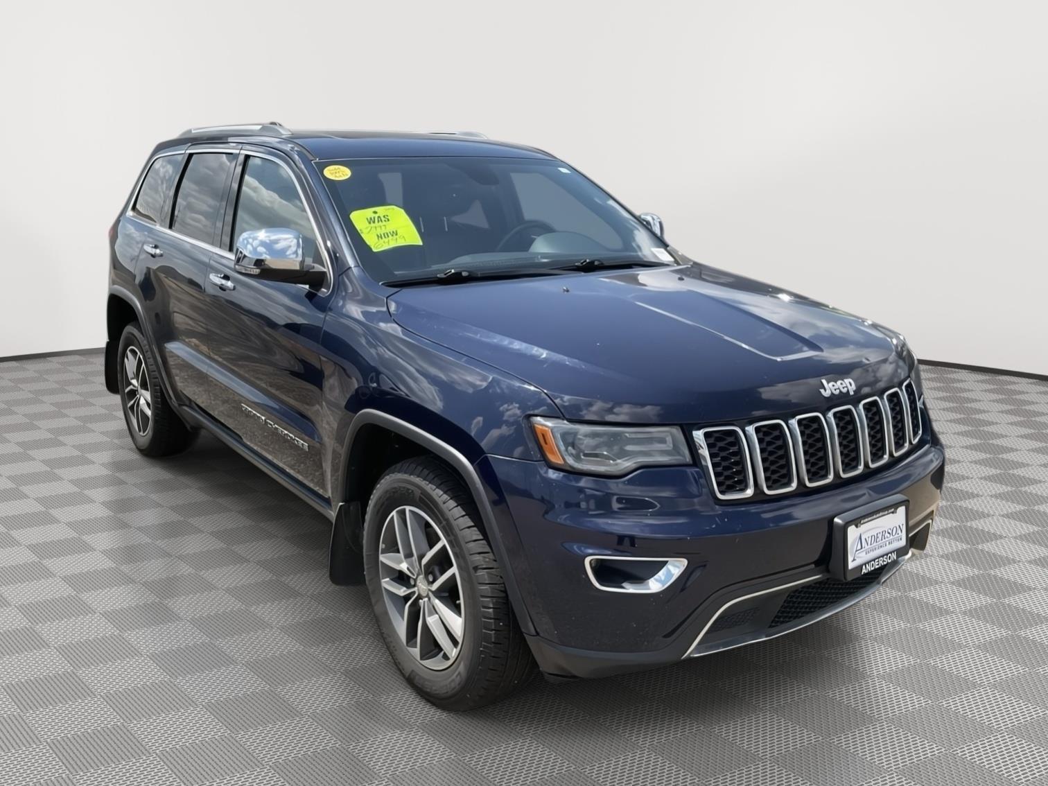 Vehicle photo 3
