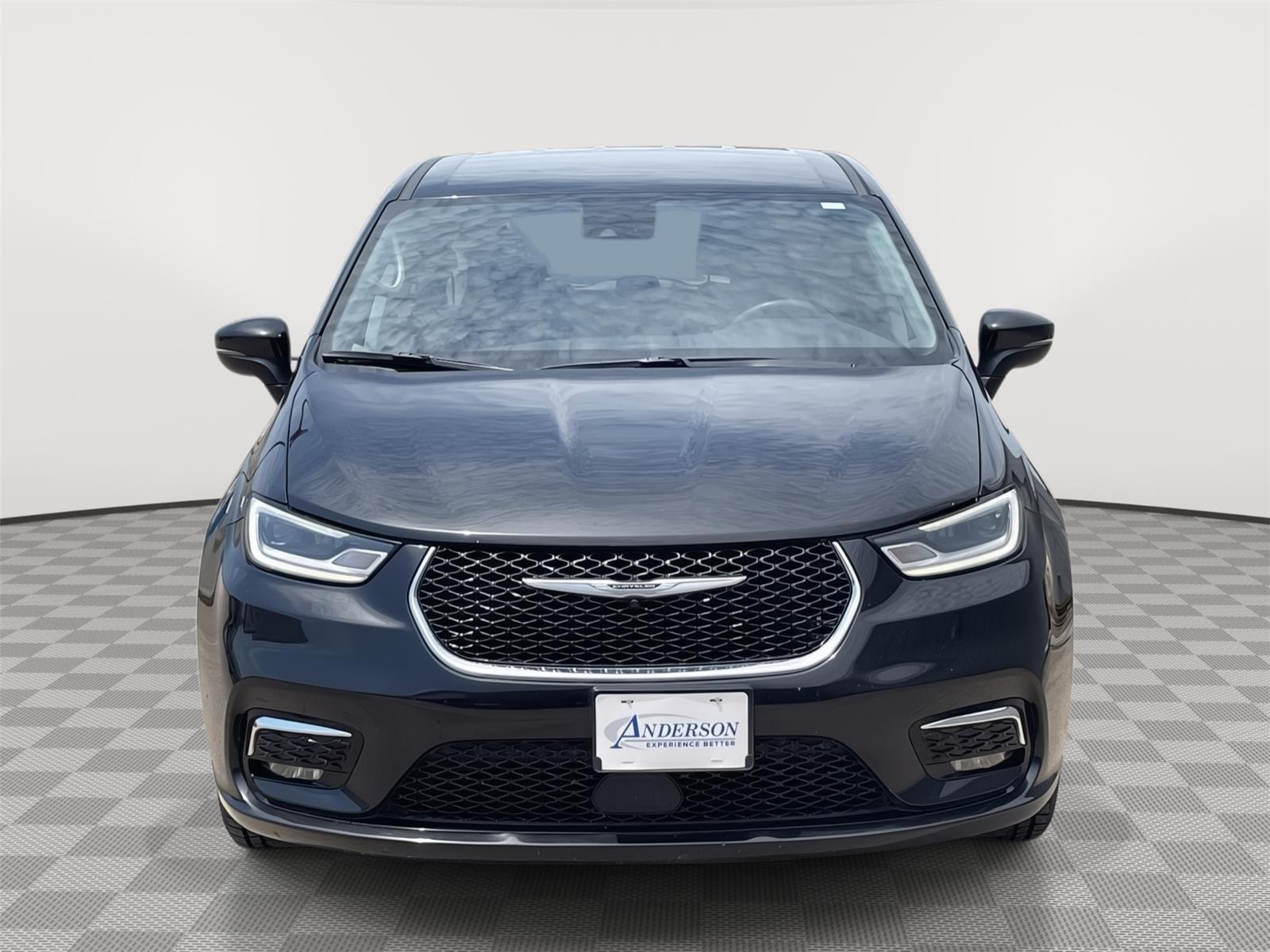 Vehicle photo 9