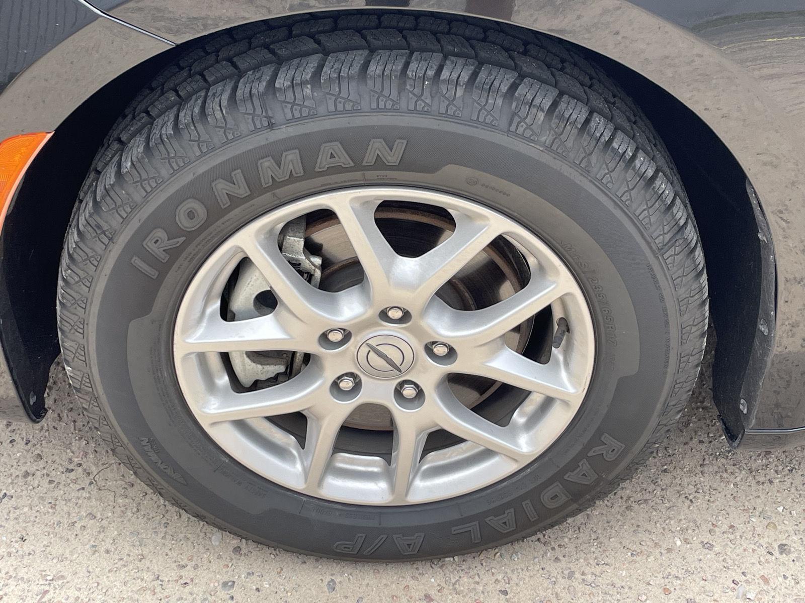 Vehicle photo 10