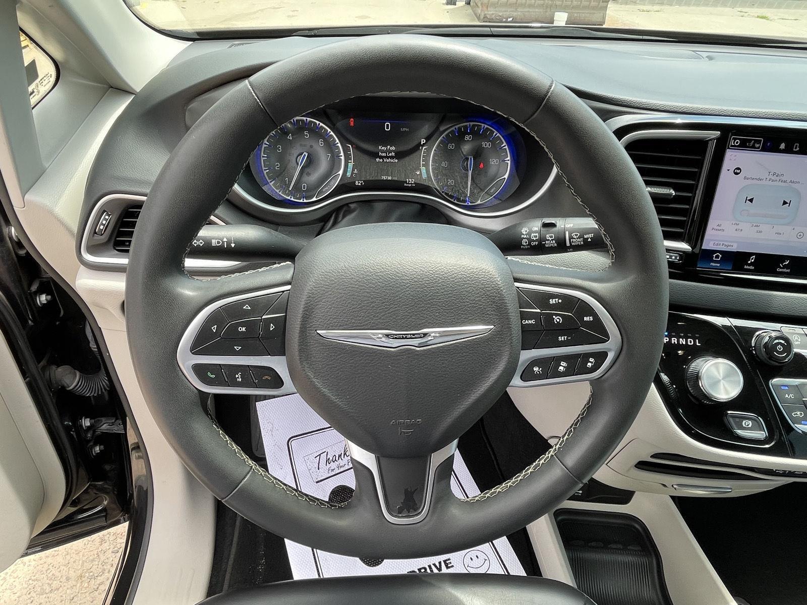 Vehicle photo 13