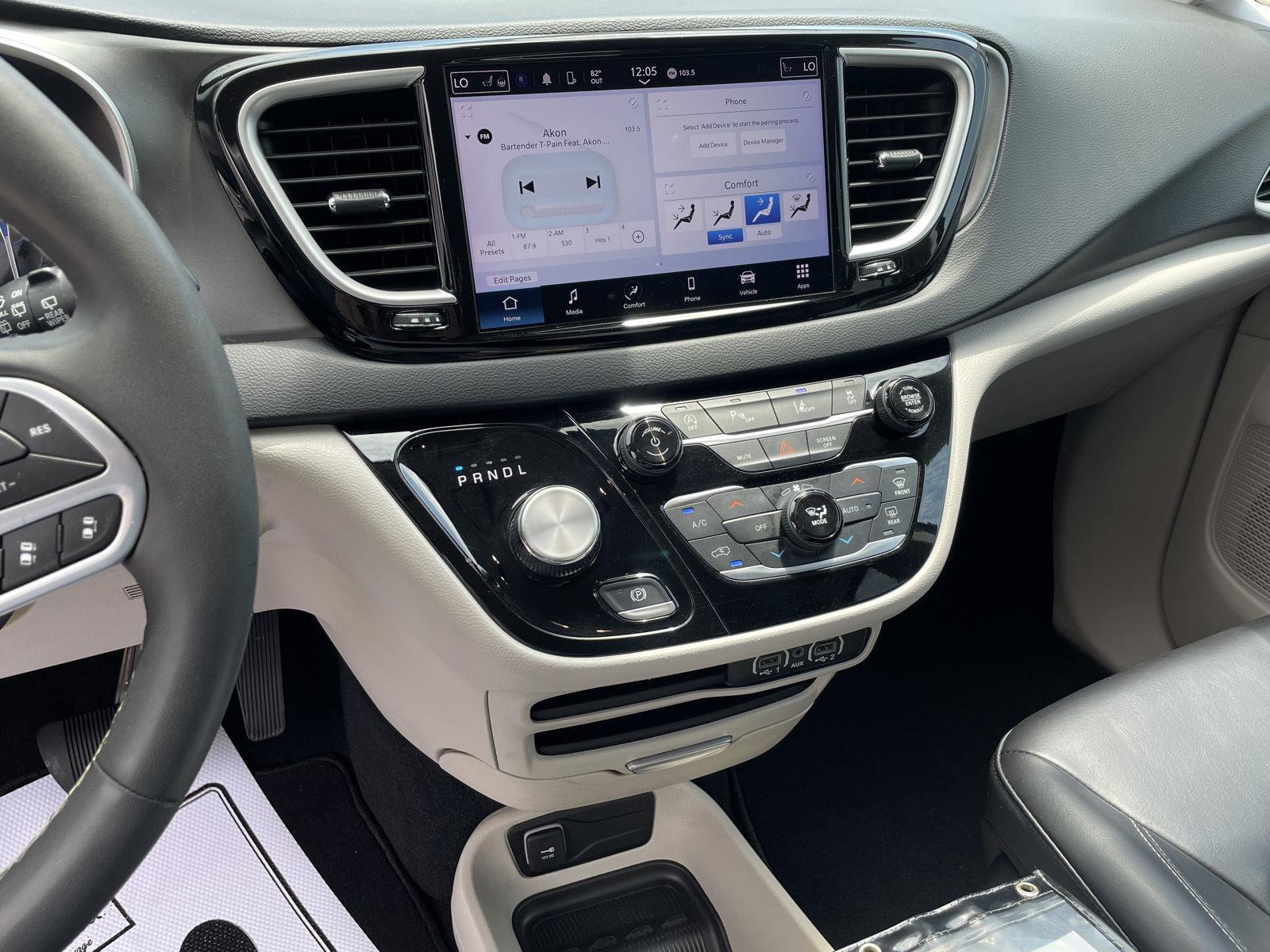 Vehicle photo 14