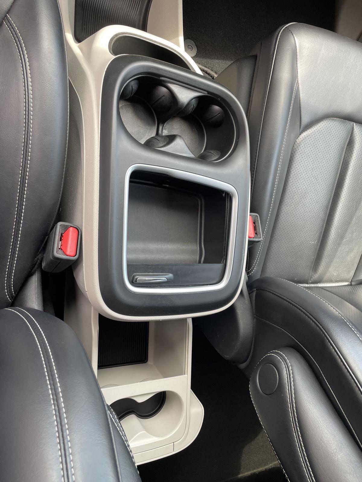 Vehicle photo 15