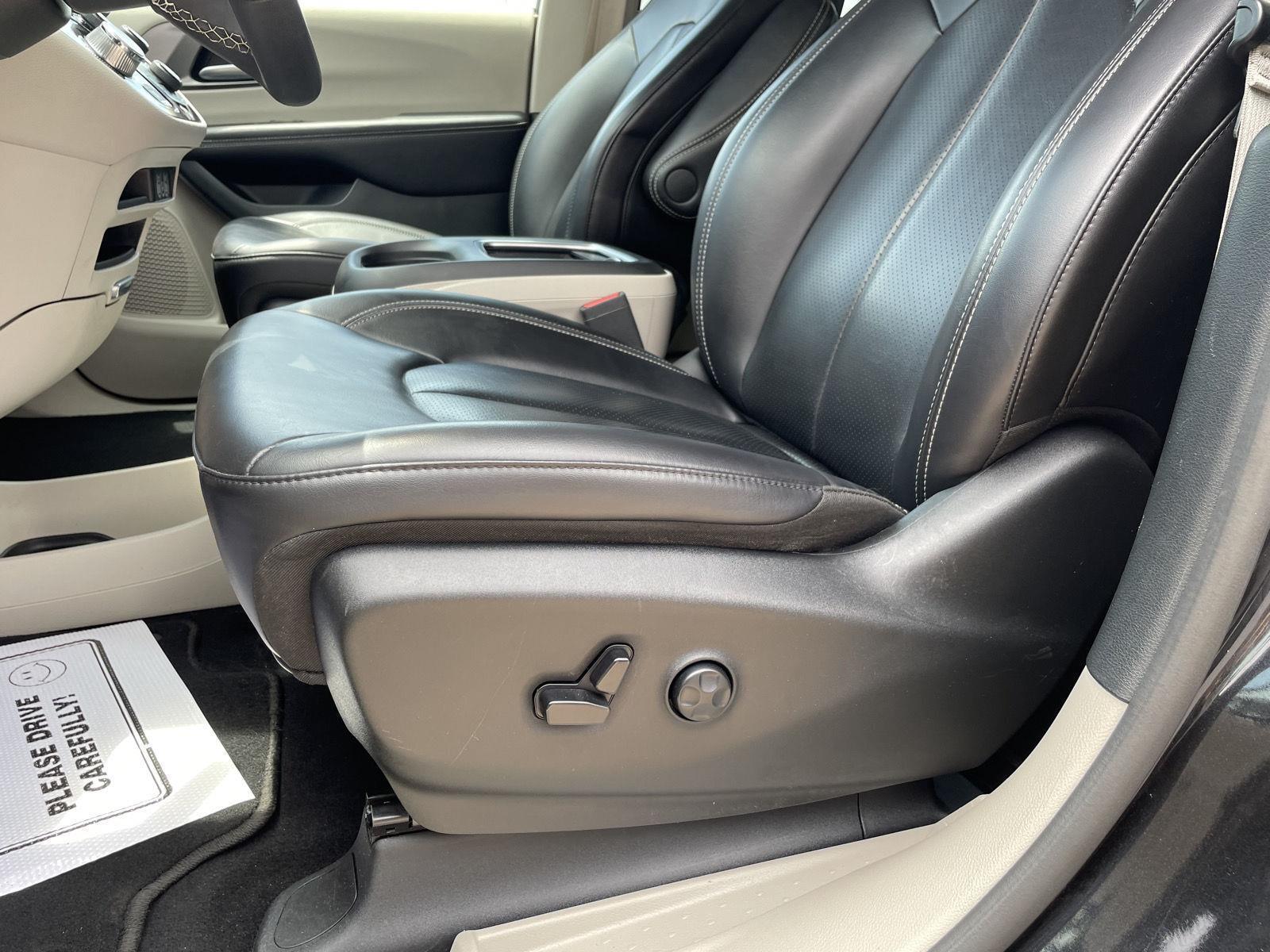 Vehicle photo 17