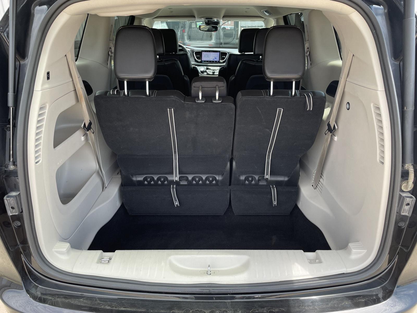 Vehicle photo 20
