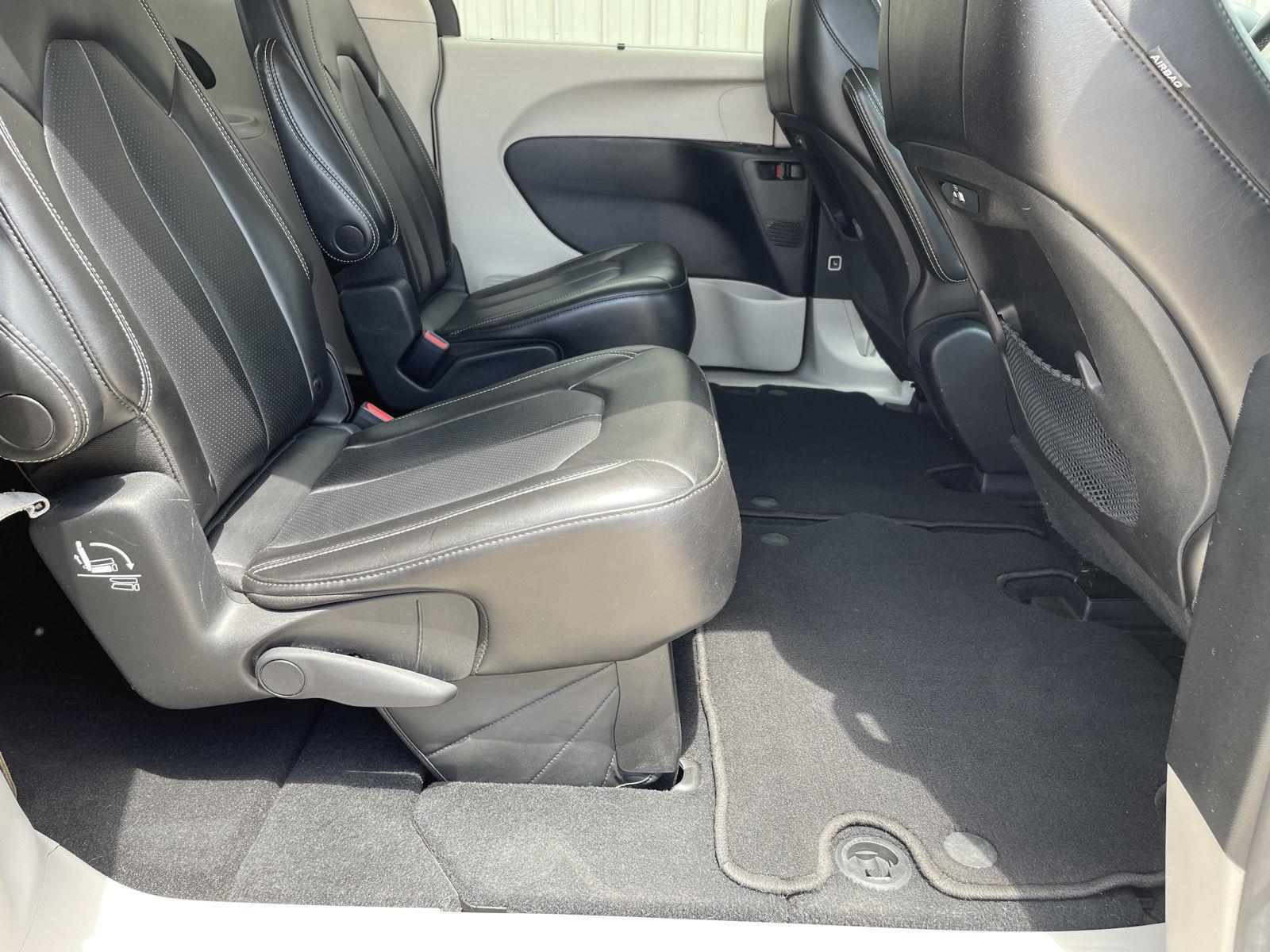 Vehicle photo 21