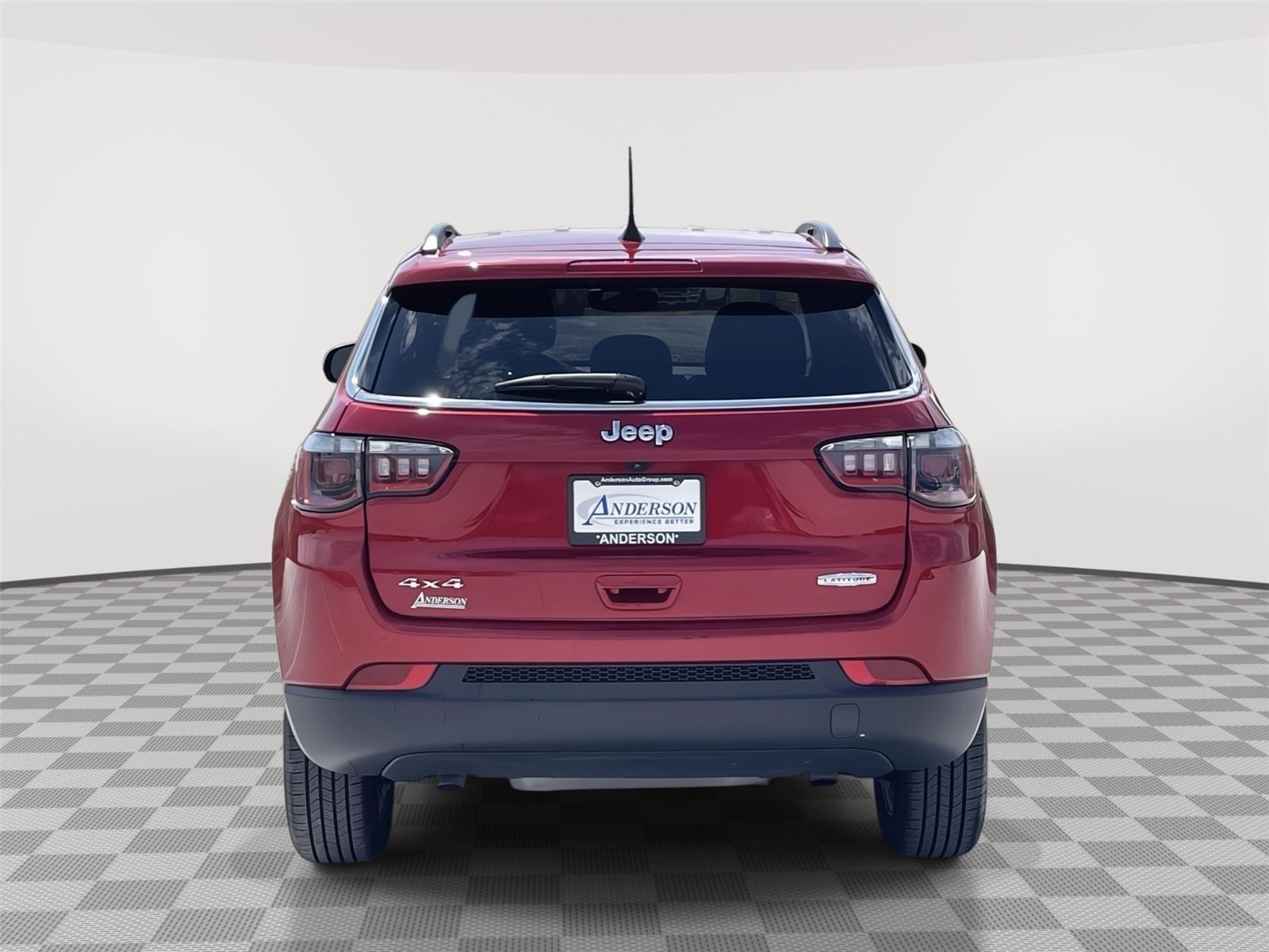 Vehicle photo 5