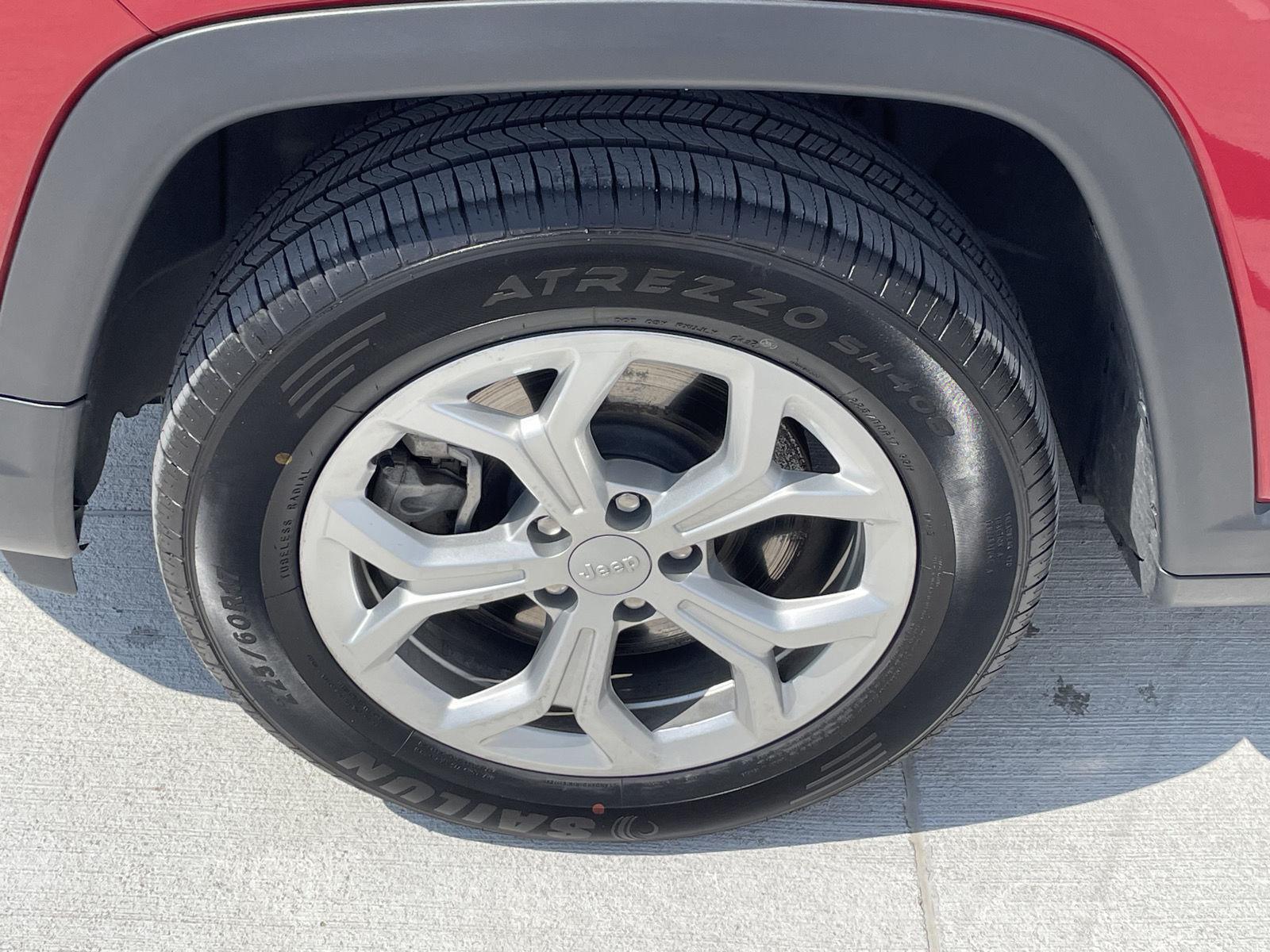 Vehicle photo 10