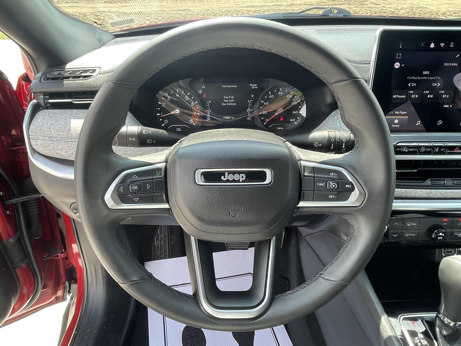 Vehicle photo 13