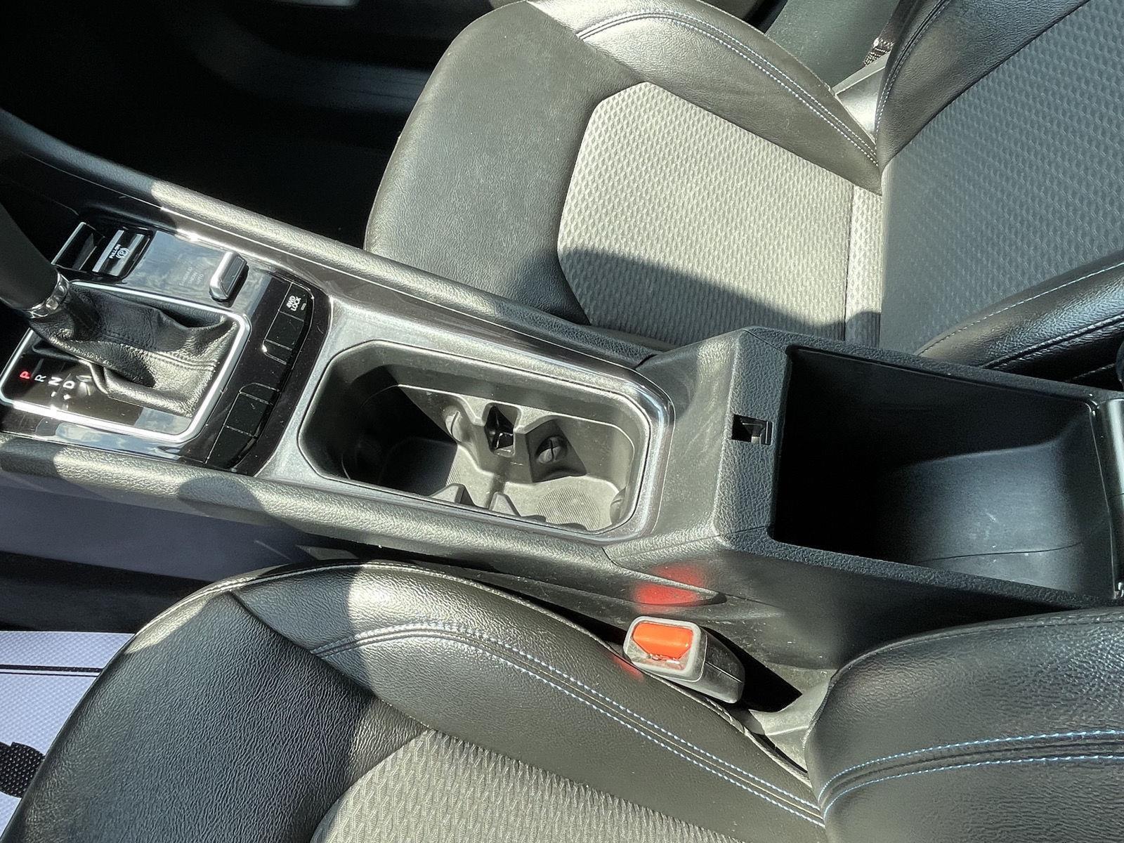 Vehicle photo 15