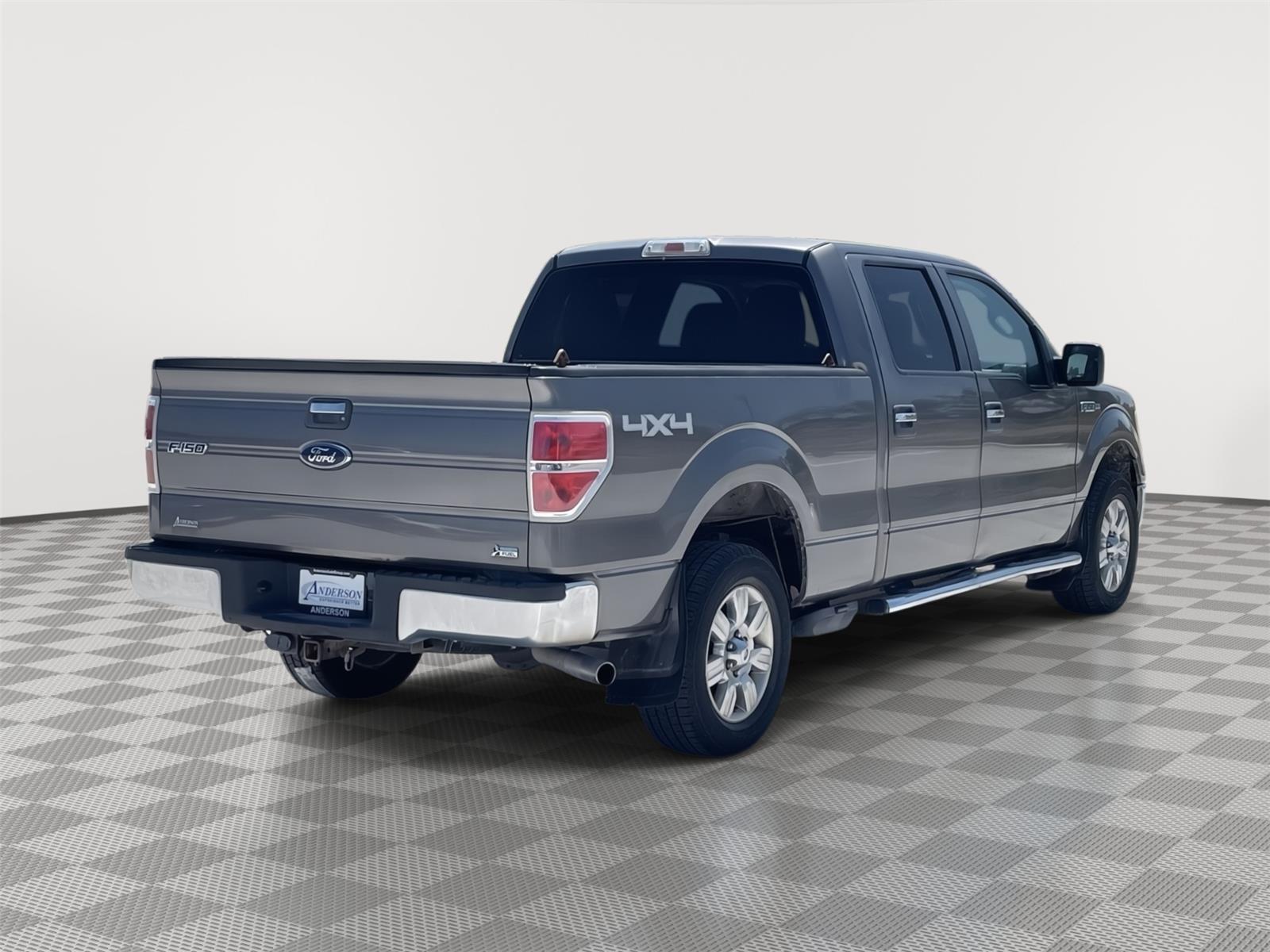 Vehicle photo 6