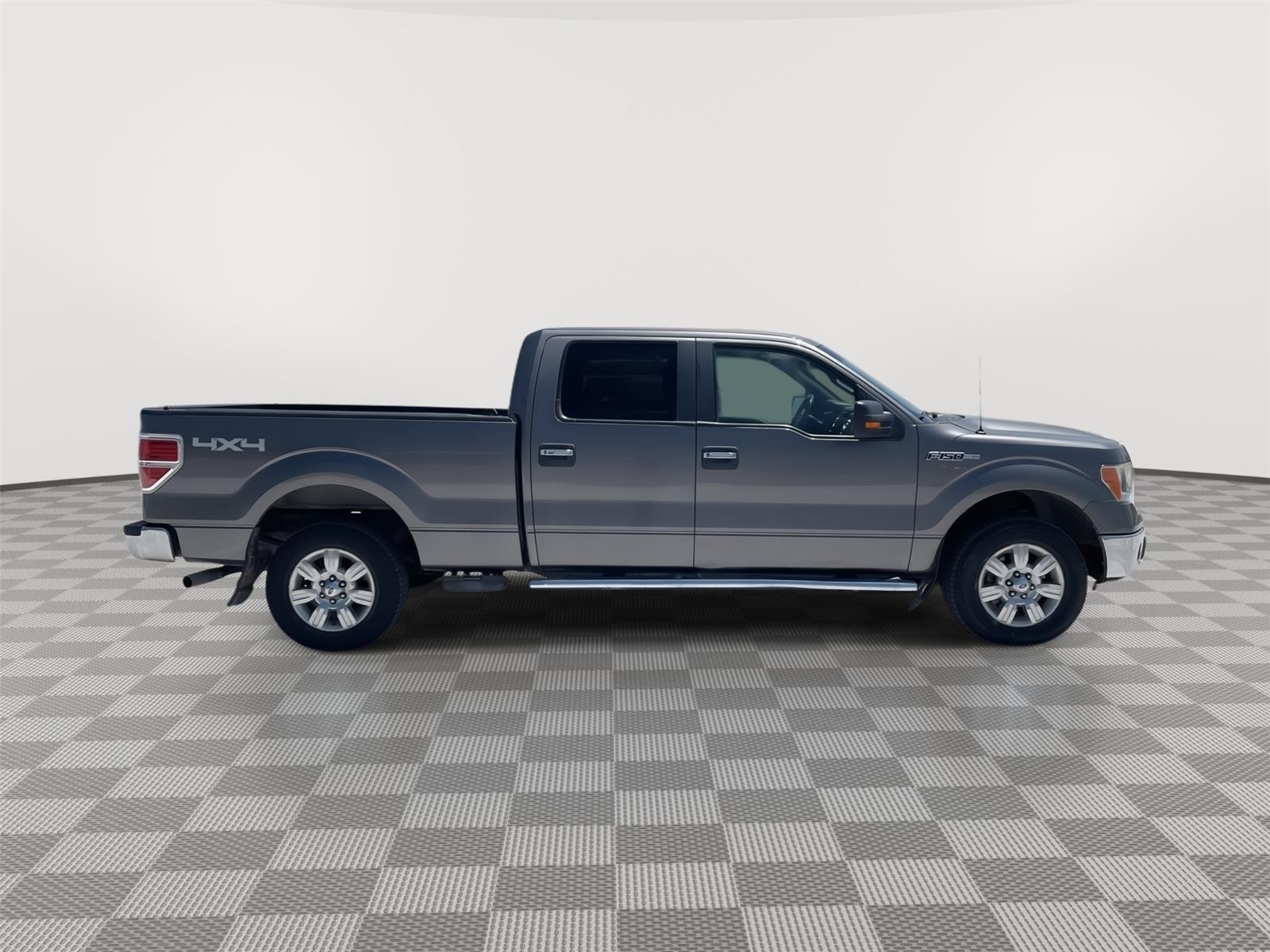 Vehicle photo 7