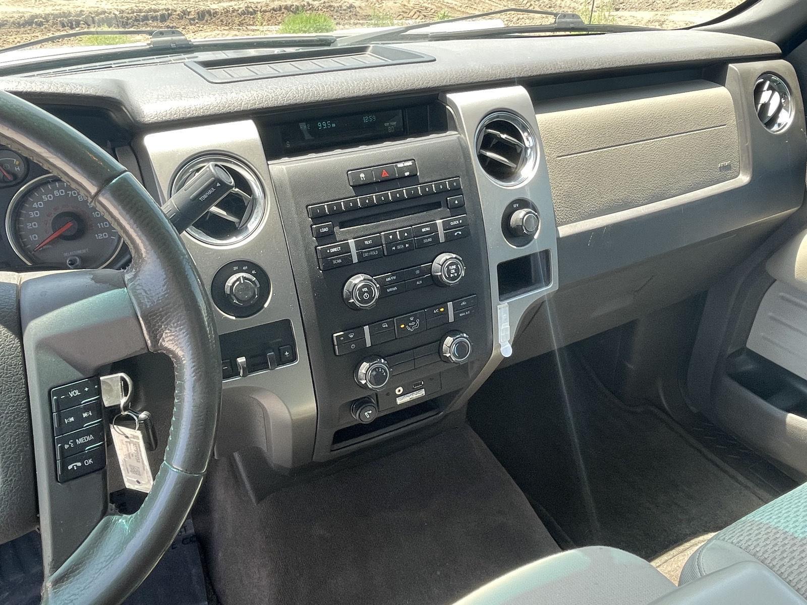 Vehicle photo 14