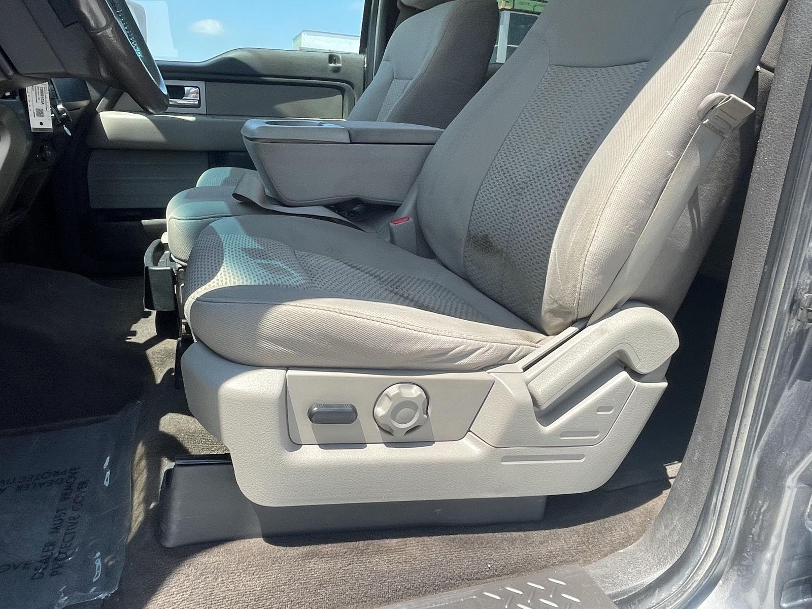 Vehicle photo 16