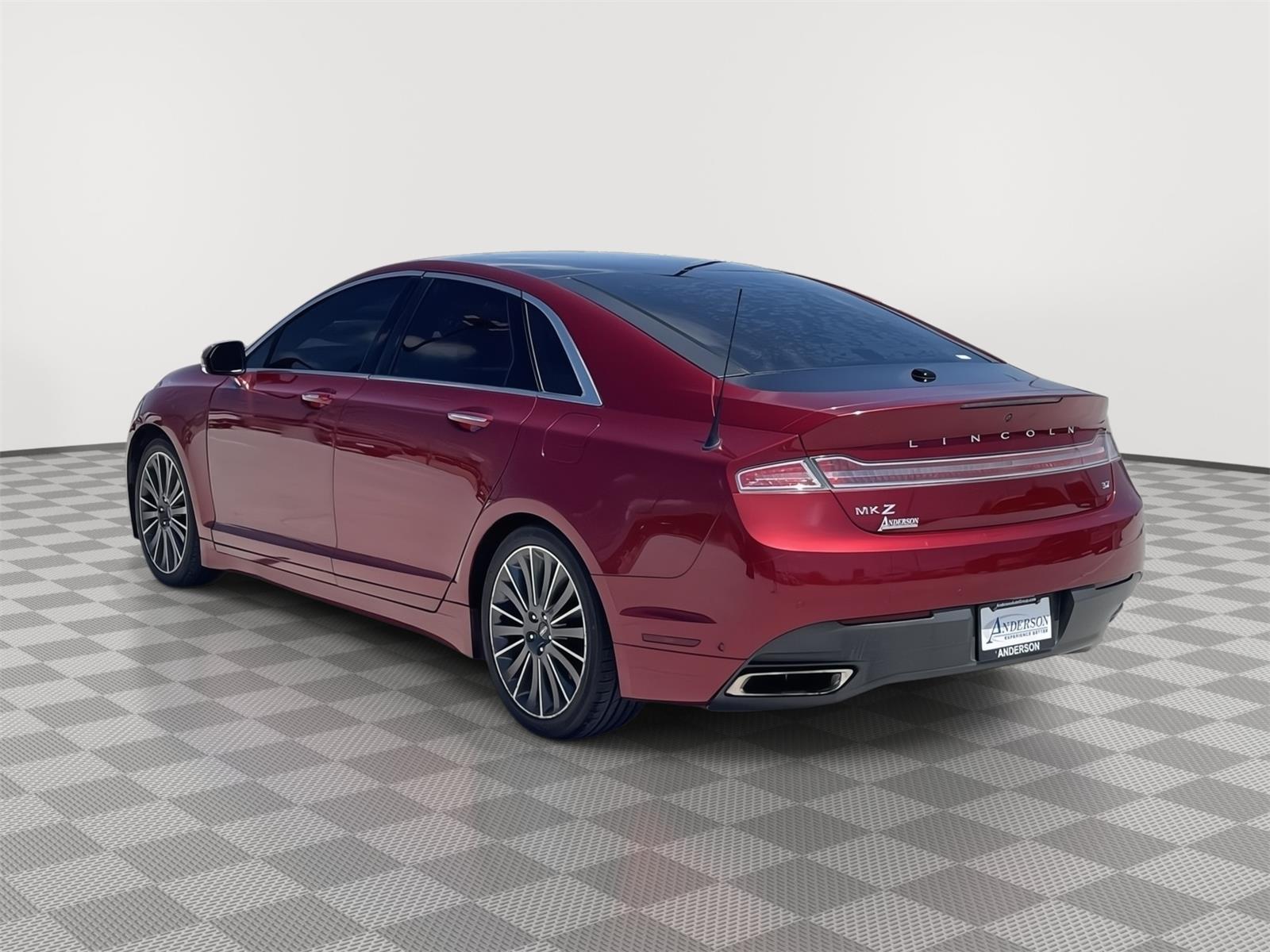 Vehicle photo 4