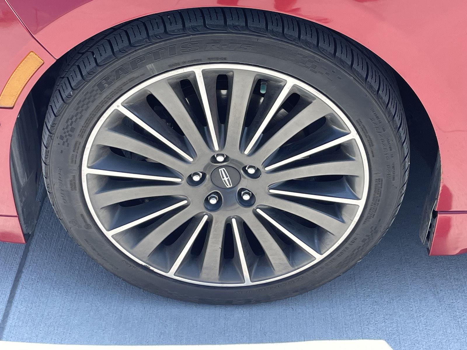 Vehicle photo 10