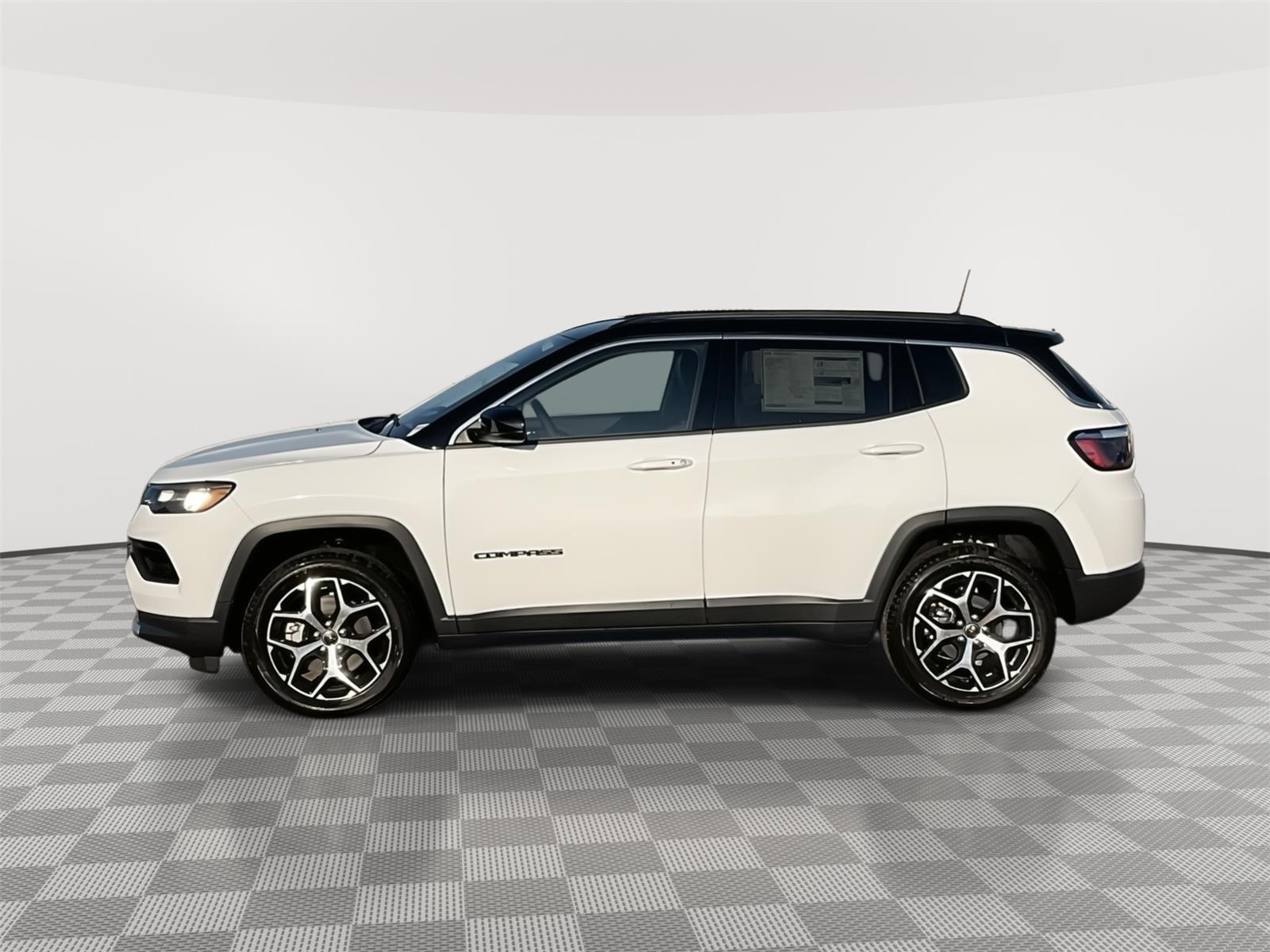 Vehicle photo 2