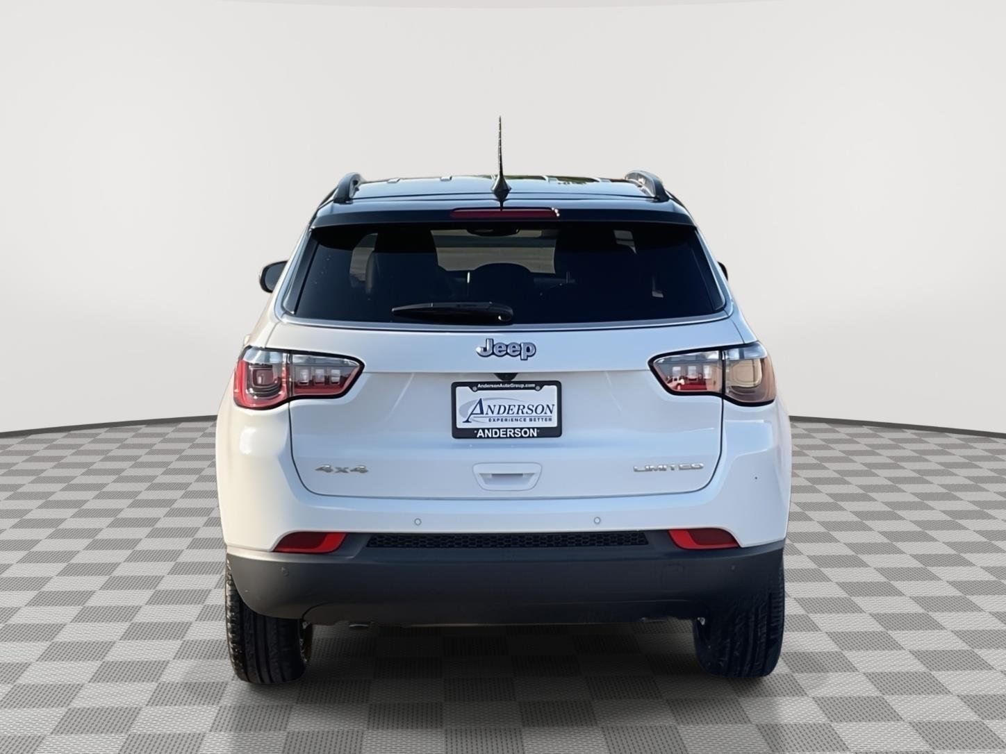 Vehicle photo 4
