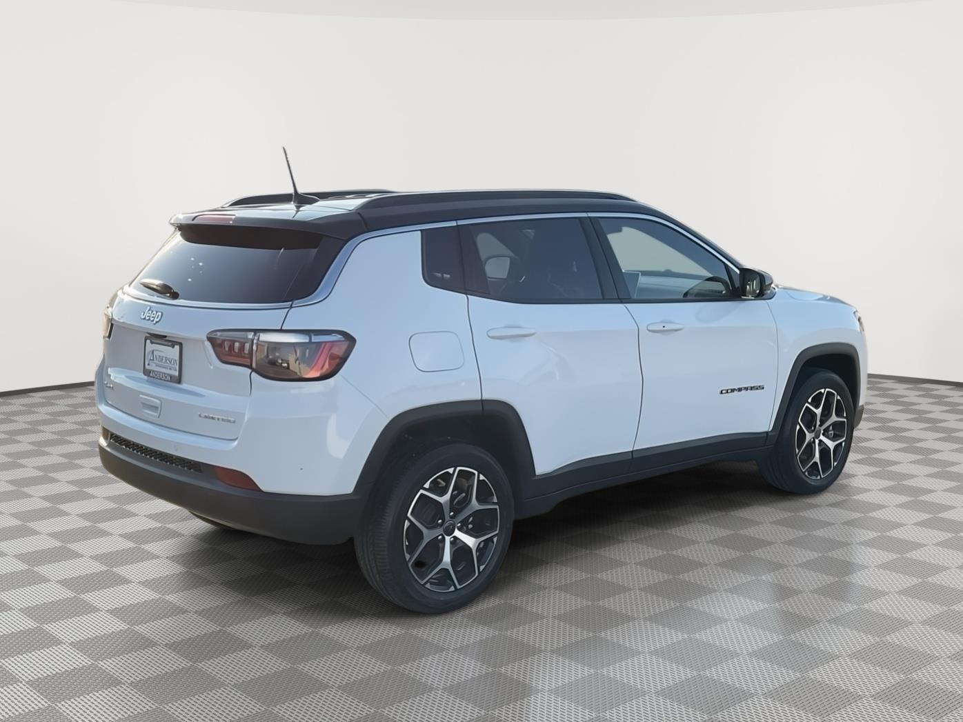 Vehicle photo 5