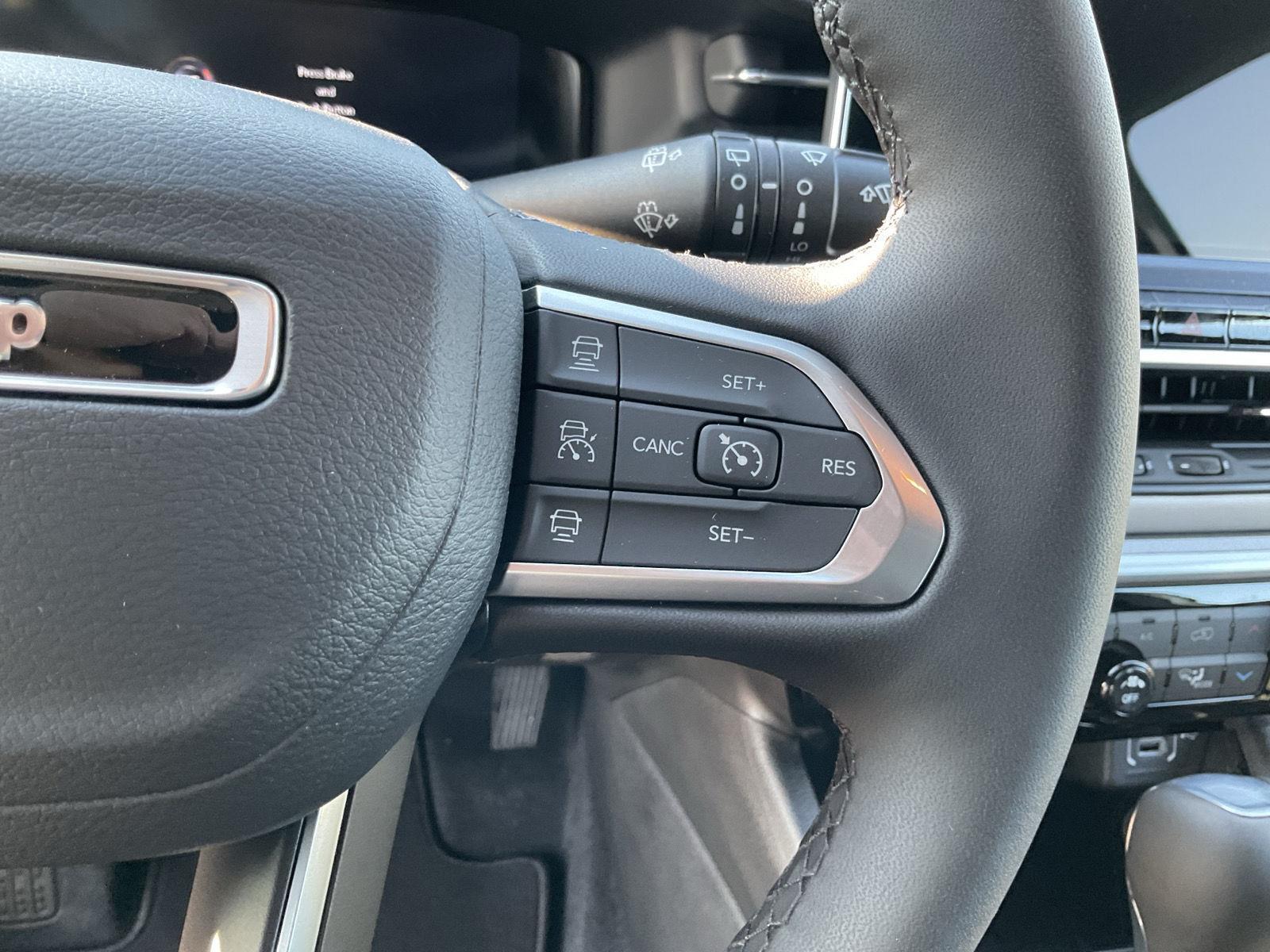 Vehicle photo 15